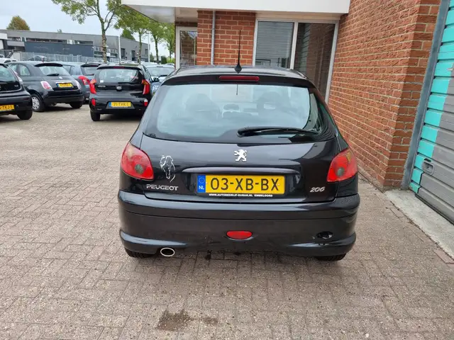 Peugeot 206 view 15
