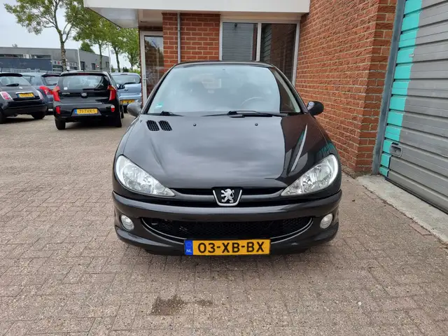 Peugeot 206 view 13