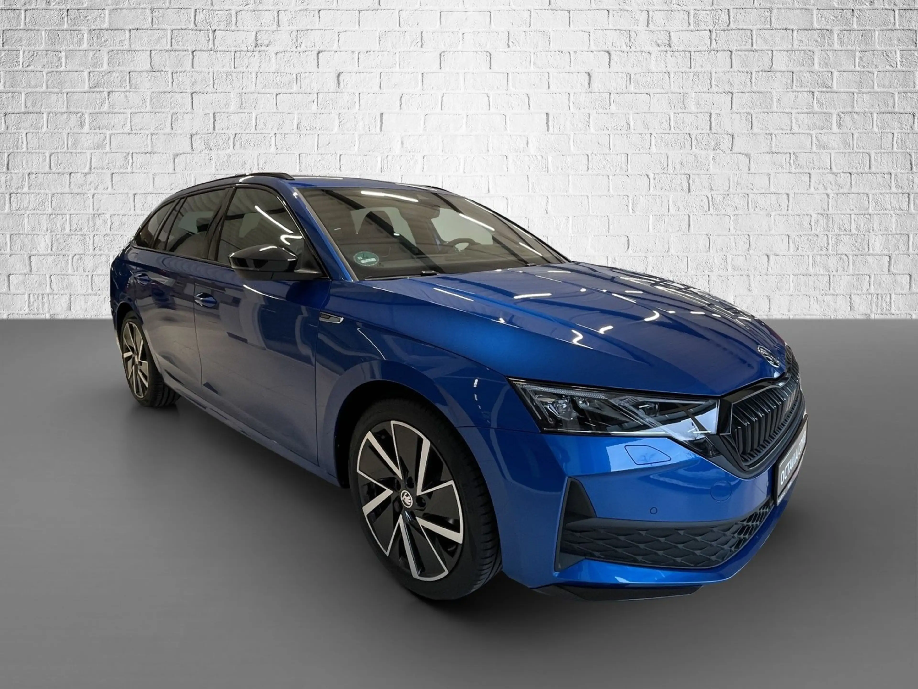 Skoda Octavia Combi 1.5 TSI mHEV DSG - Sportline — photo 3