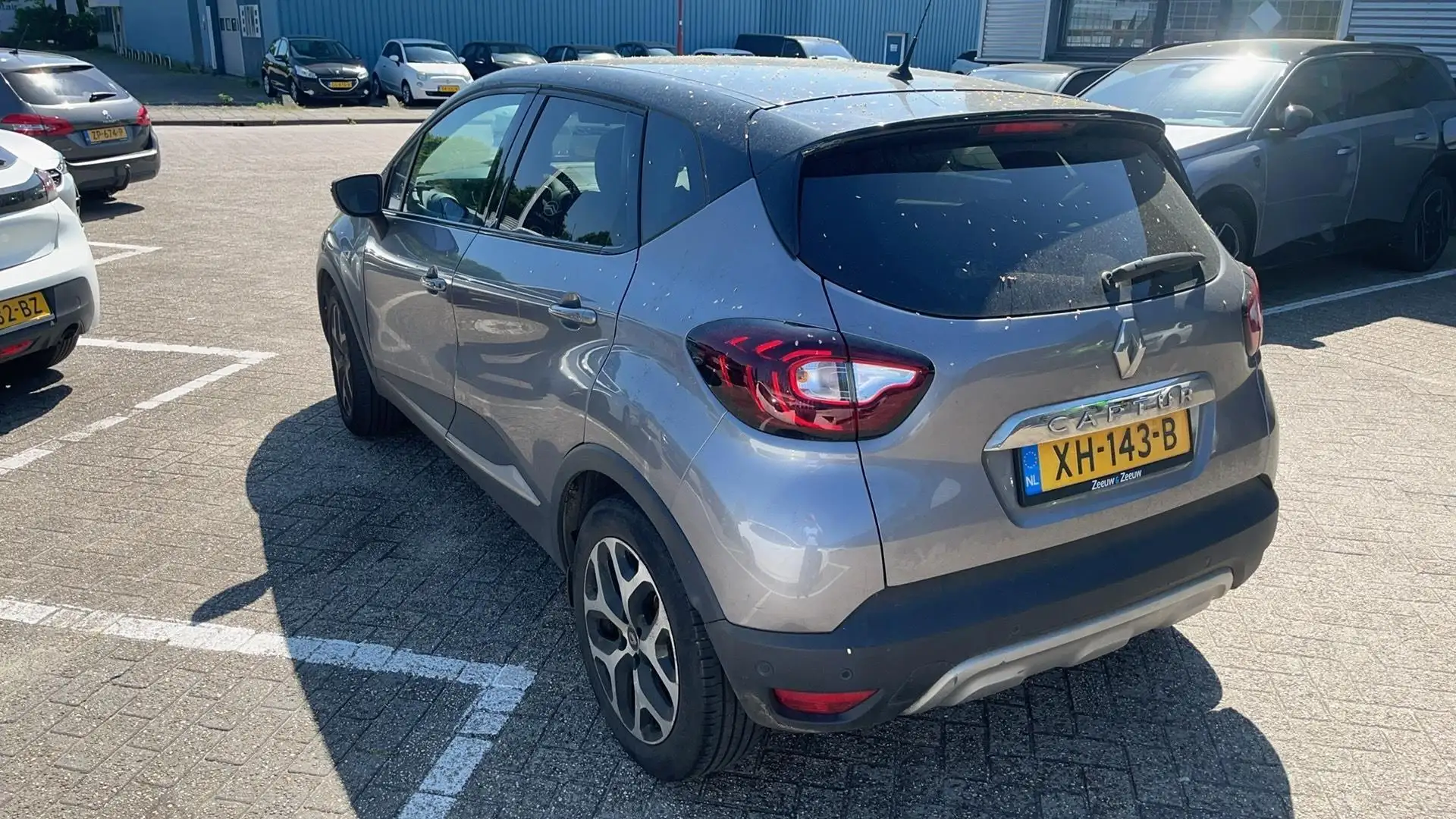 Renault Captur Energy TCe 90 Intens | Parkeercamera | Navigatie | Gris - 2