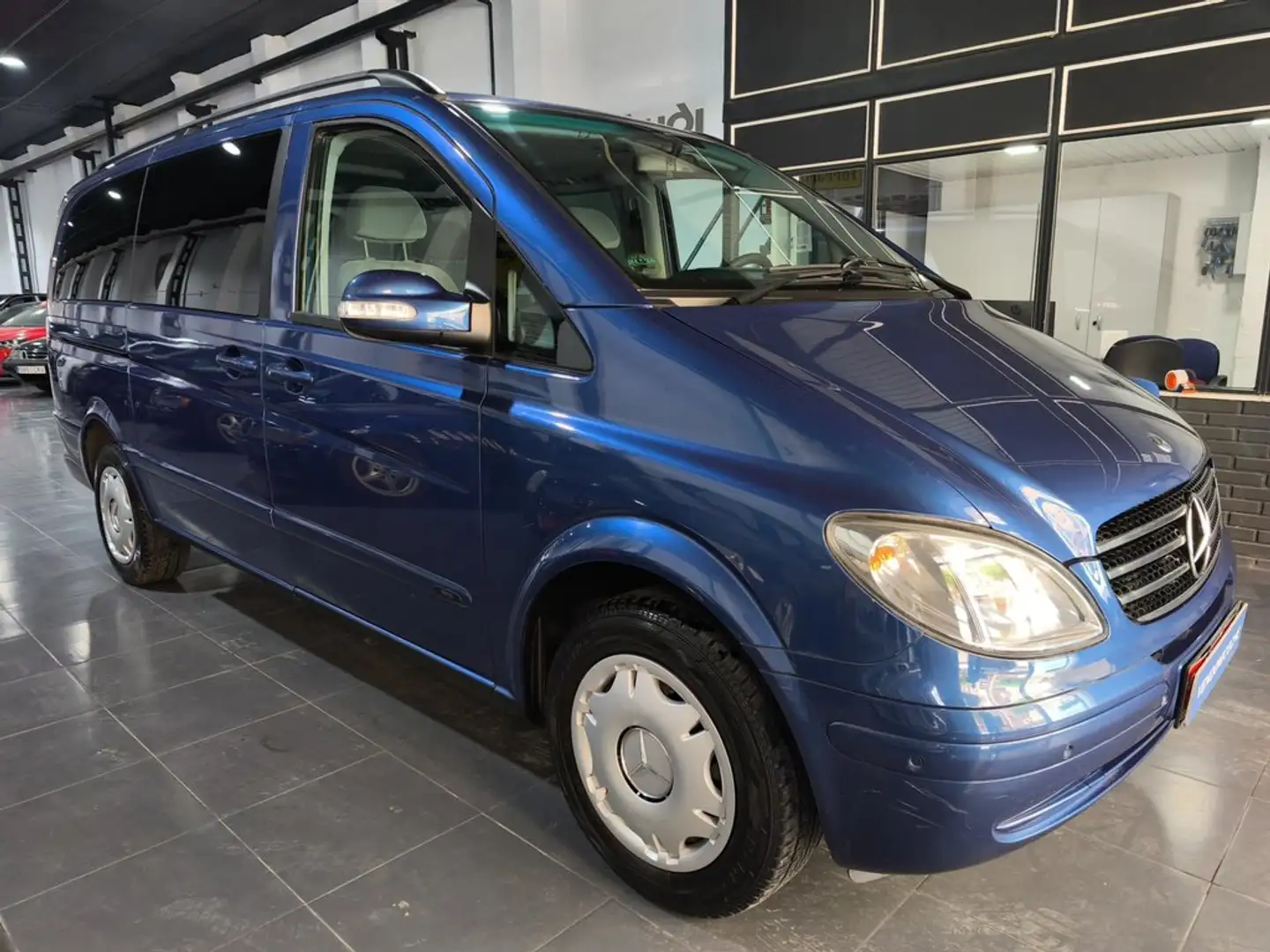 Mercedes-Benz Viano 2.0CDI Trend Extralarga Azul - 2