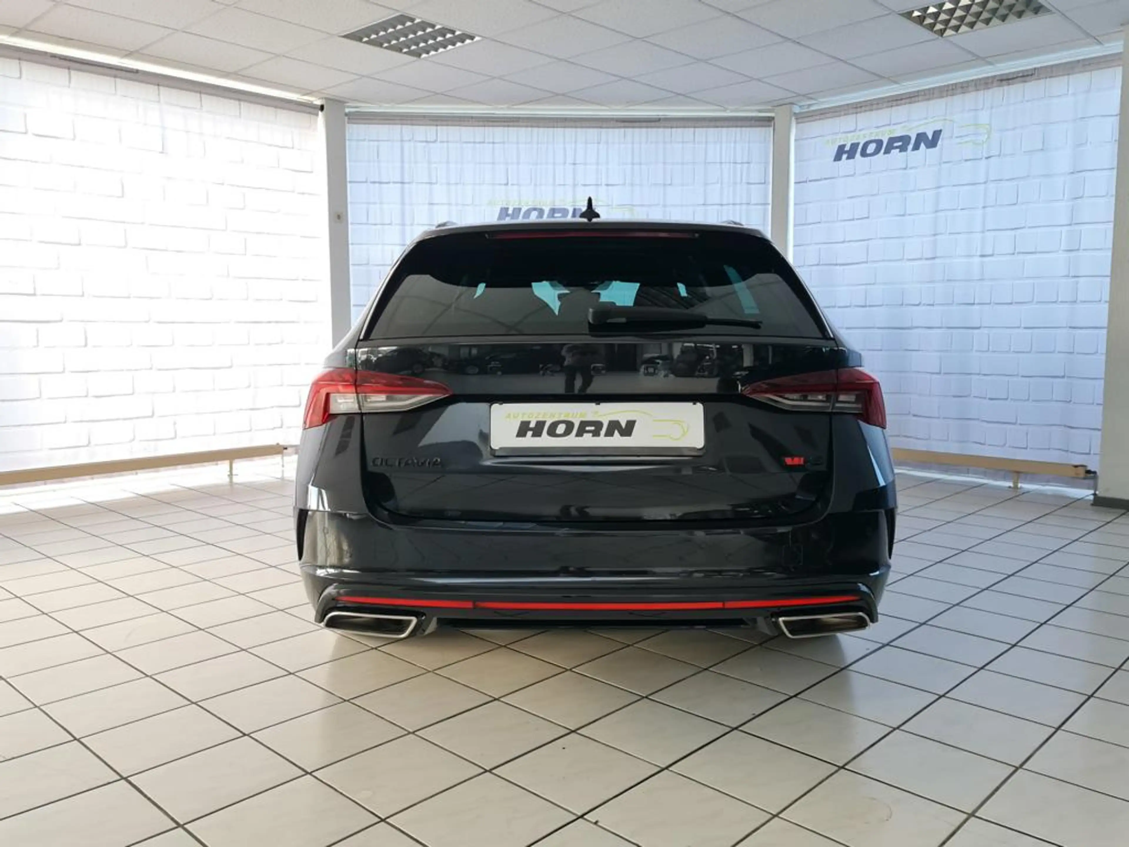 Skoda Octavia RS, 1.Hand, Panoramadach, AHK, LED, Navi, Scheckheftgepflegt — photo 7