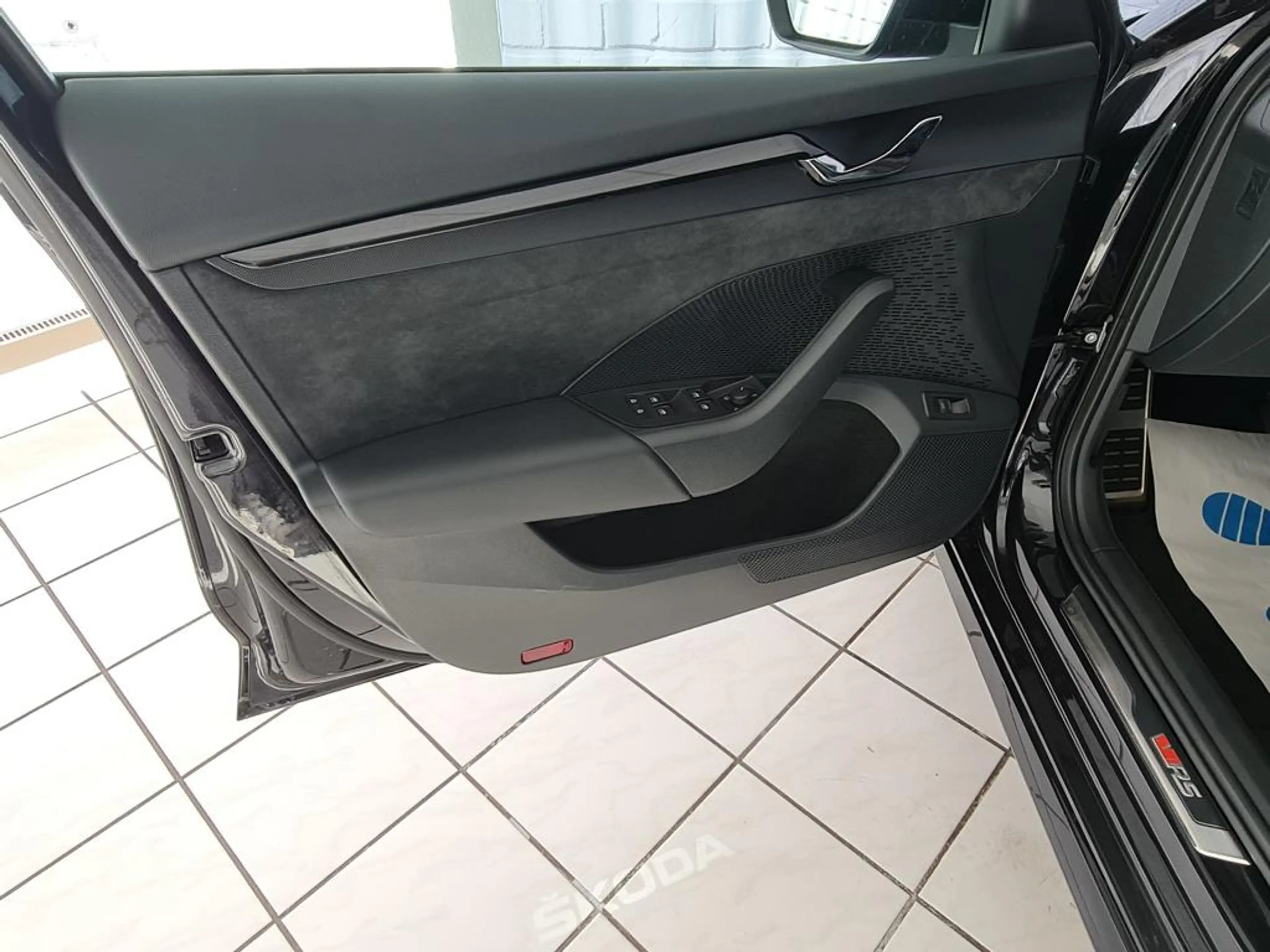 Skoda Octavia RS, 1.Hand, Panoramadach, AHK, LED, Navi, Scheckheftgepflegt — photo 11