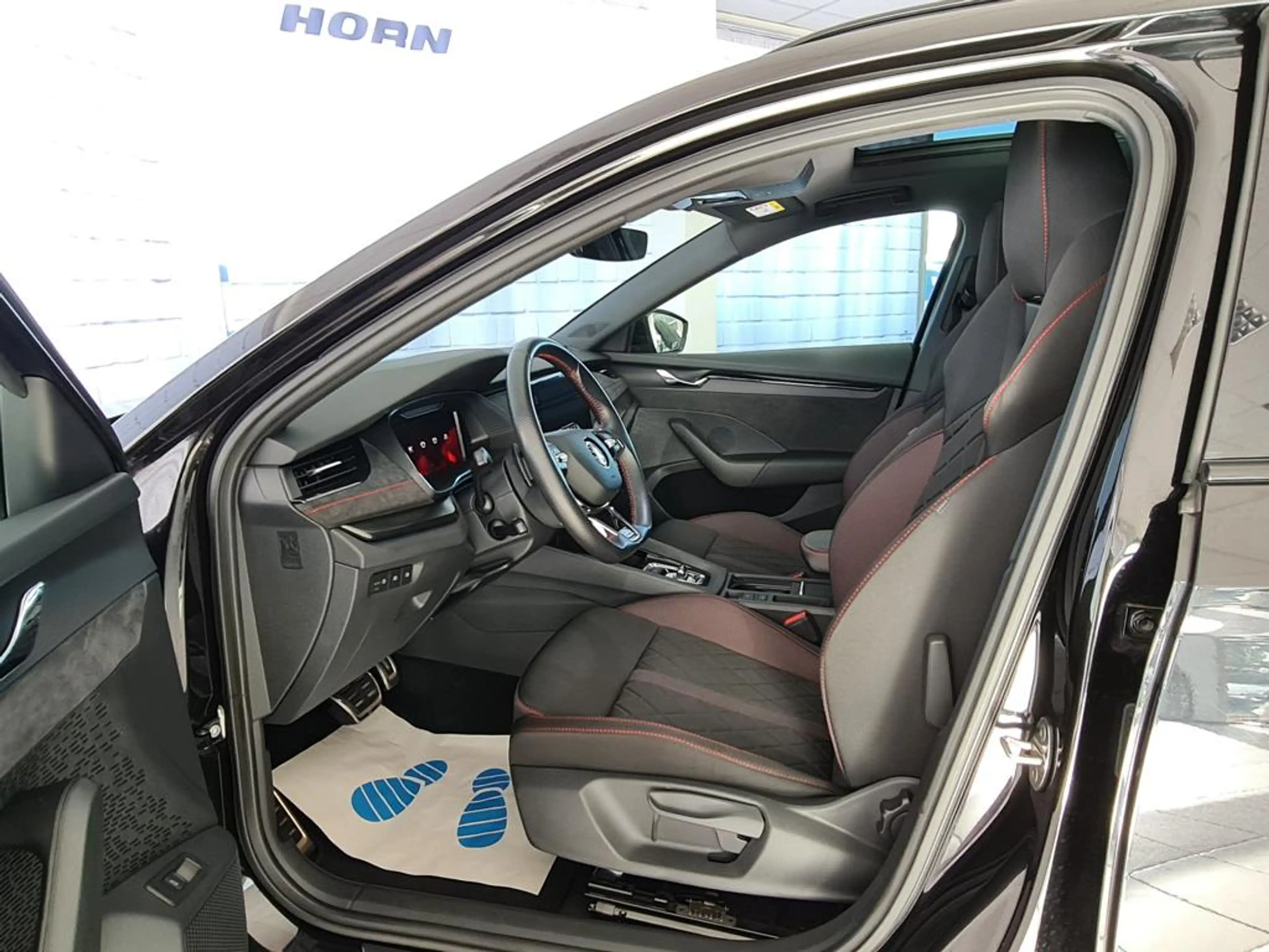 Skoda Octavia RS, 1.Hand, Panoramadach, AHK, LED, Navi, Scheckheftgepflegt — photo 9