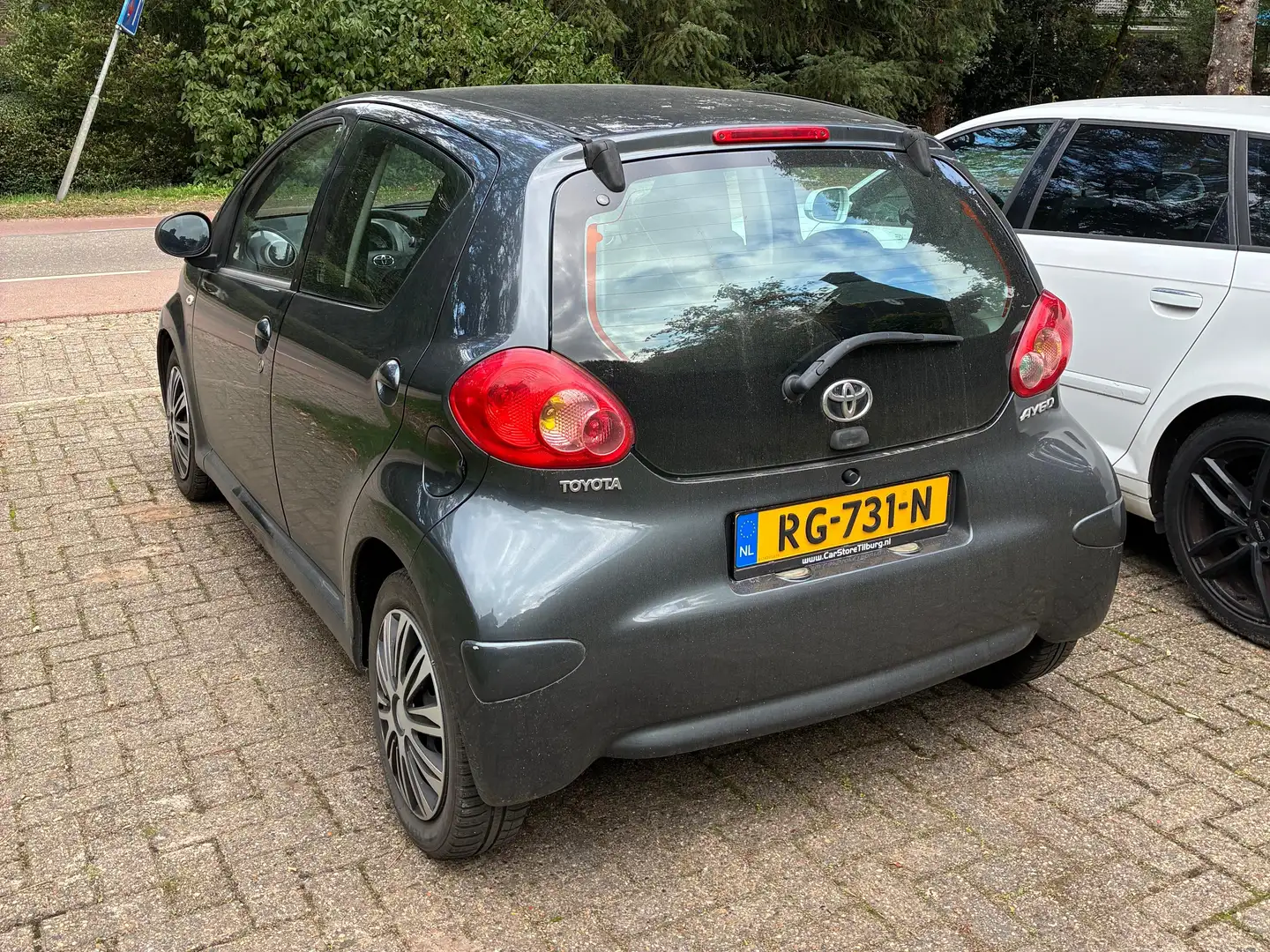 Toyota Aygo Aygo 1.0-12V Grijs - 2
