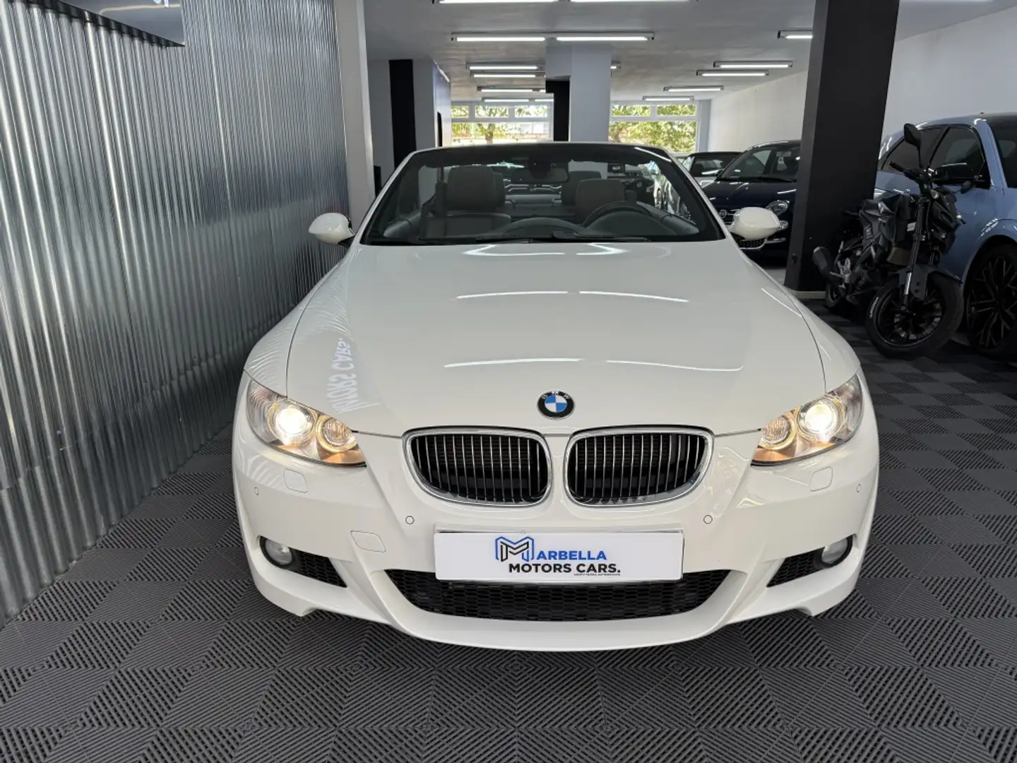 BMW 335 335i Cabrio Aut. Blanco - 2