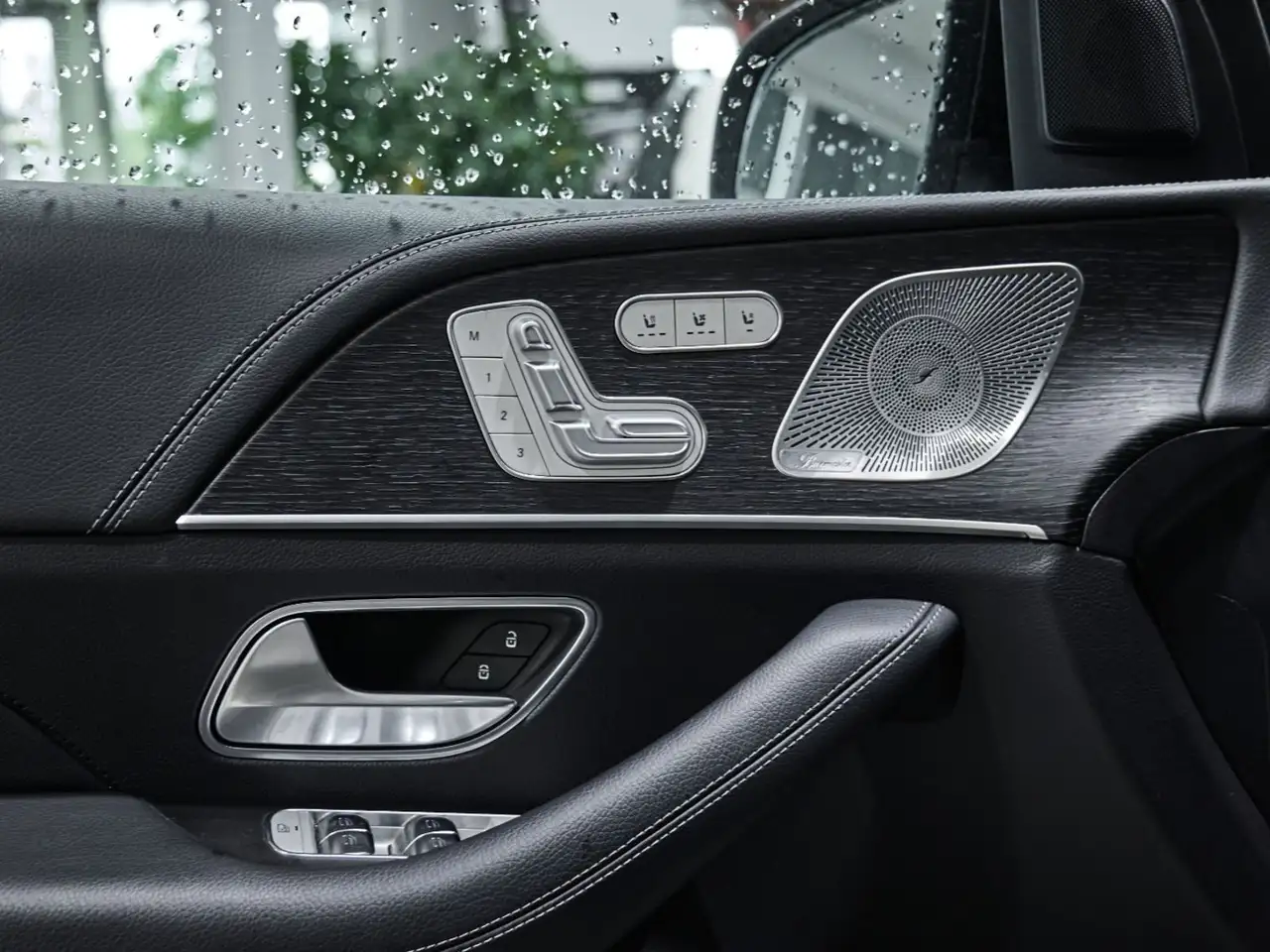 Mercedes-Benz GLE снимка Mercedes-Benz GLE