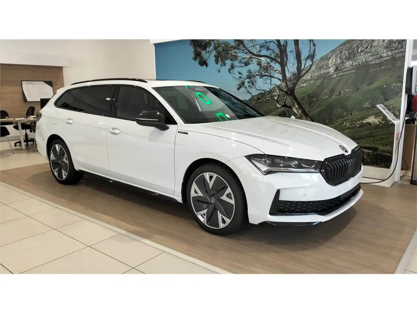 Skoda Superb Combi 1.5 TSI iV P-HEV DSG Sportline - 2