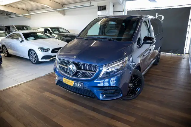 Mercedes-Benz 250 view 2