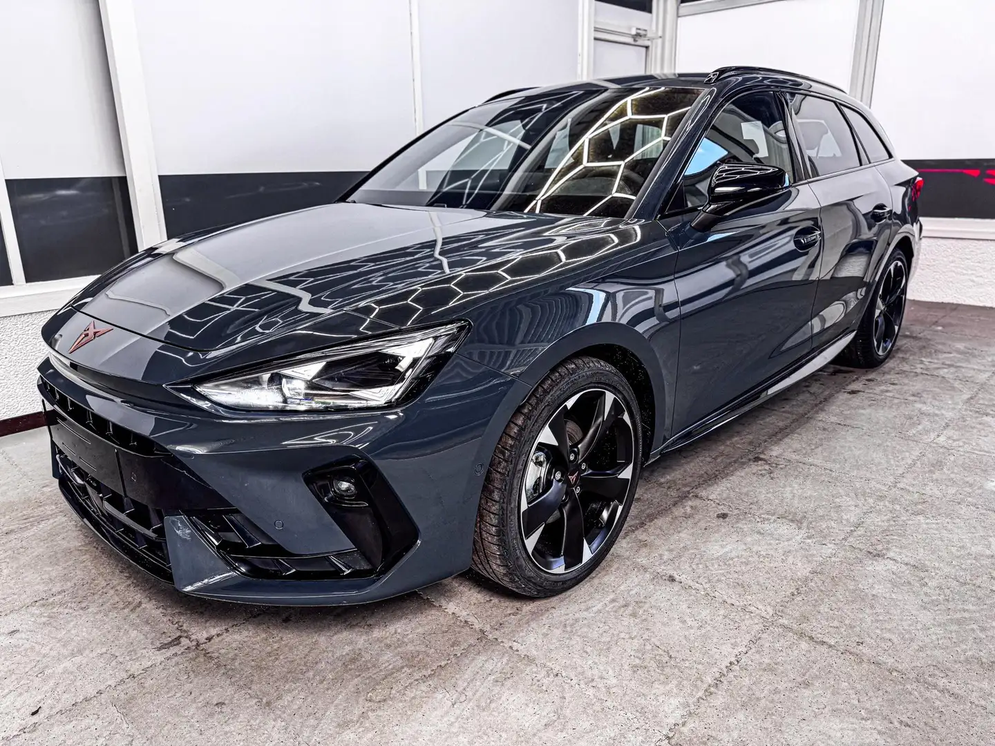 CUPRA Leon Sportstourer 1.5 eTSI DSG AHK MATRIX INTELLIGEN... Blau - 1