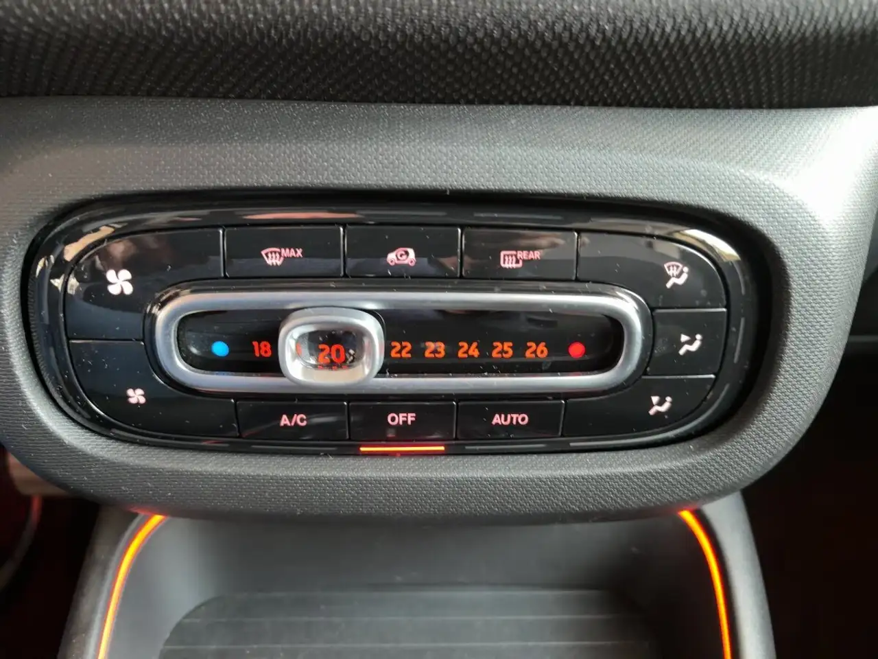 smart forTwo 2024 — фото 15