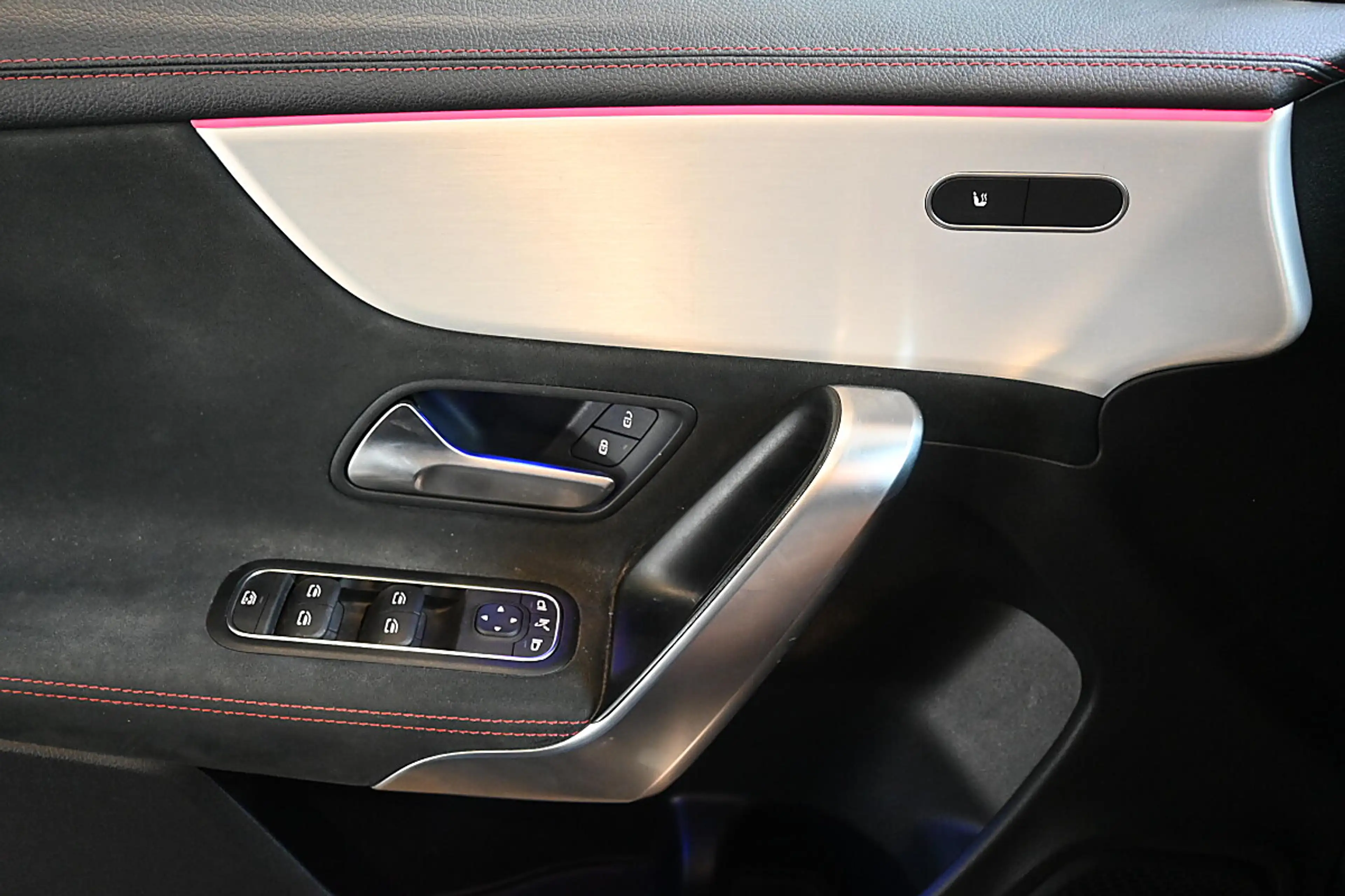 Mercedes-Benz CLA 220 d Shooting Brake Aut. AMG-Line ; Pano, LED, R-K... — photo 15