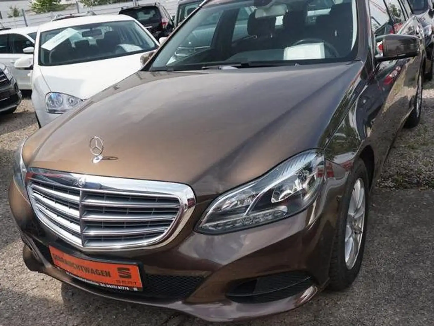 Mercedes-Benz E 300 E 300 BlueTec Hybrid (212.298) Braun - 2