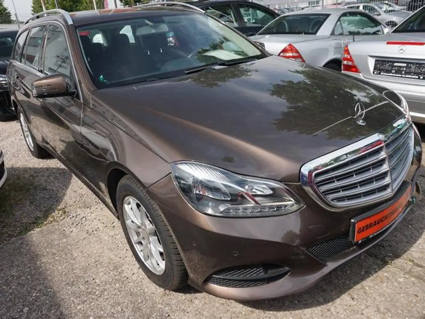 Mercedes-Benz E 300 E 300 BlueTec Hybrid (212.298) Braun - 1