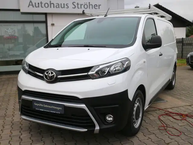 Toyota Proace (Verso) 2,0 Diesel L1 Kasten Meister mit Regalsystem, Dachträger und Anhängevorrichtung