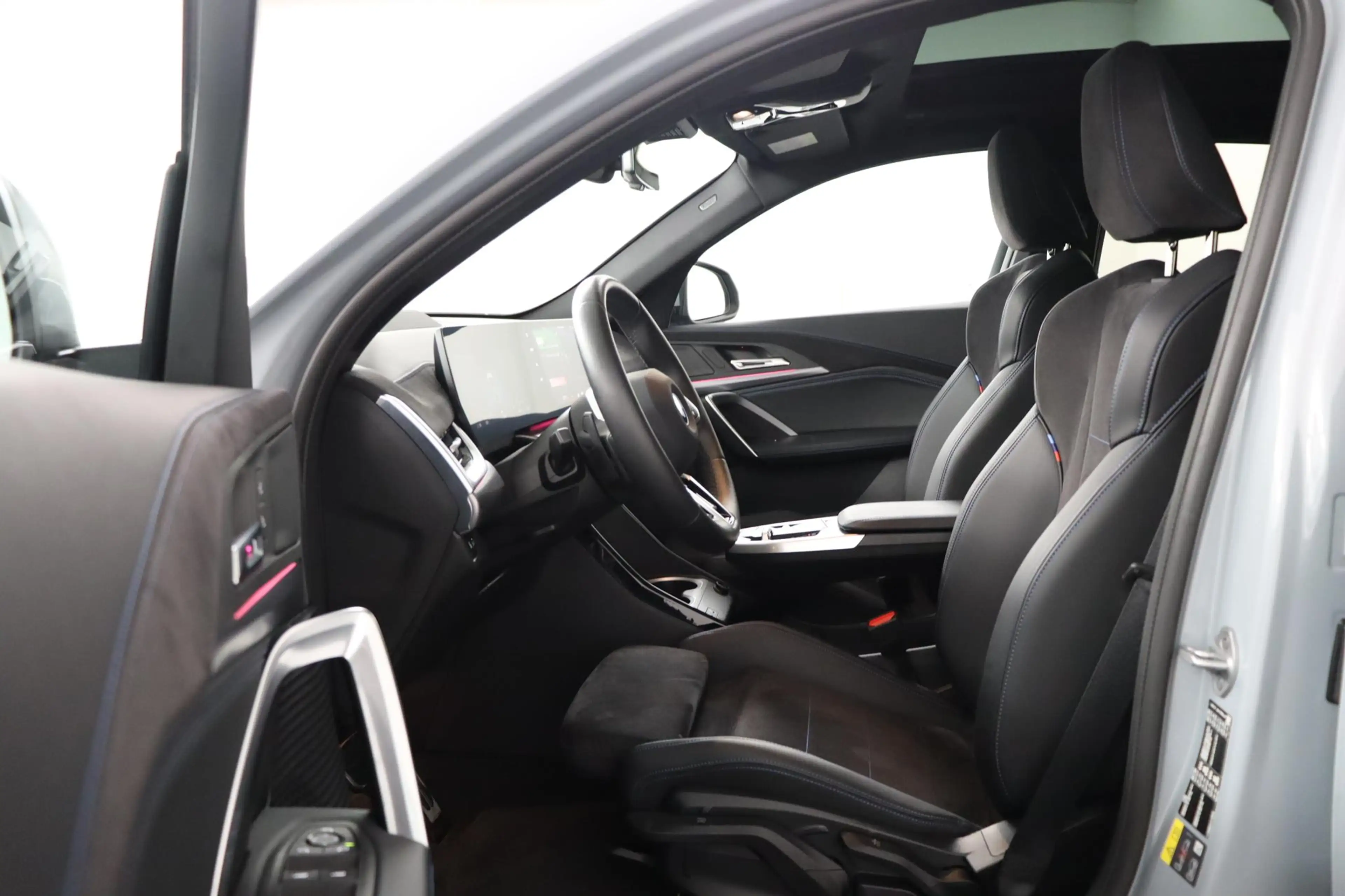 BMW iX2 xDrive30 67 kWh M Sport Edition | Panoramadak | St — photo 13