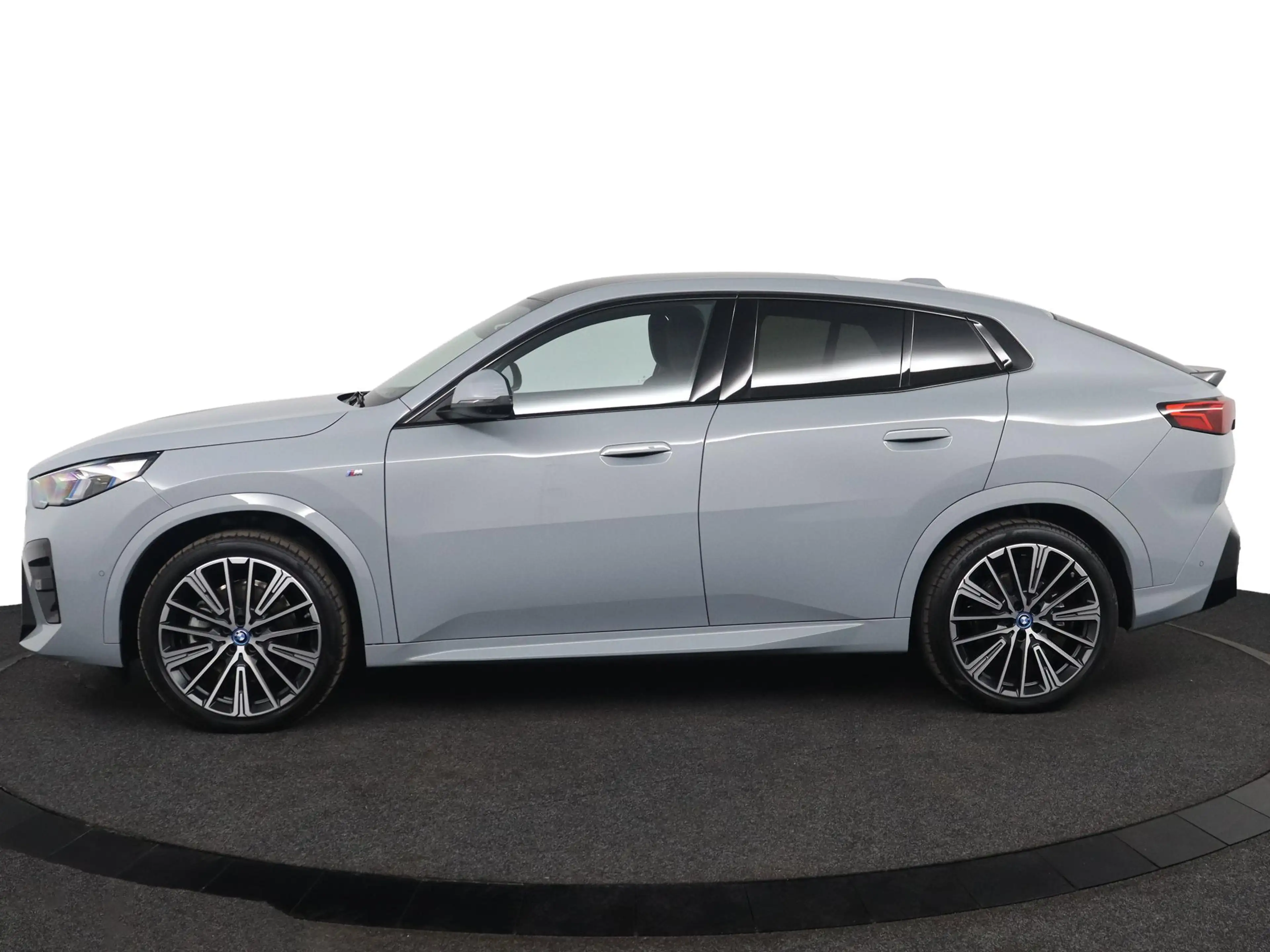 BMW iX2 xDrive30 67 kWh M Sport Edition | Panoramadak | St — photo 7