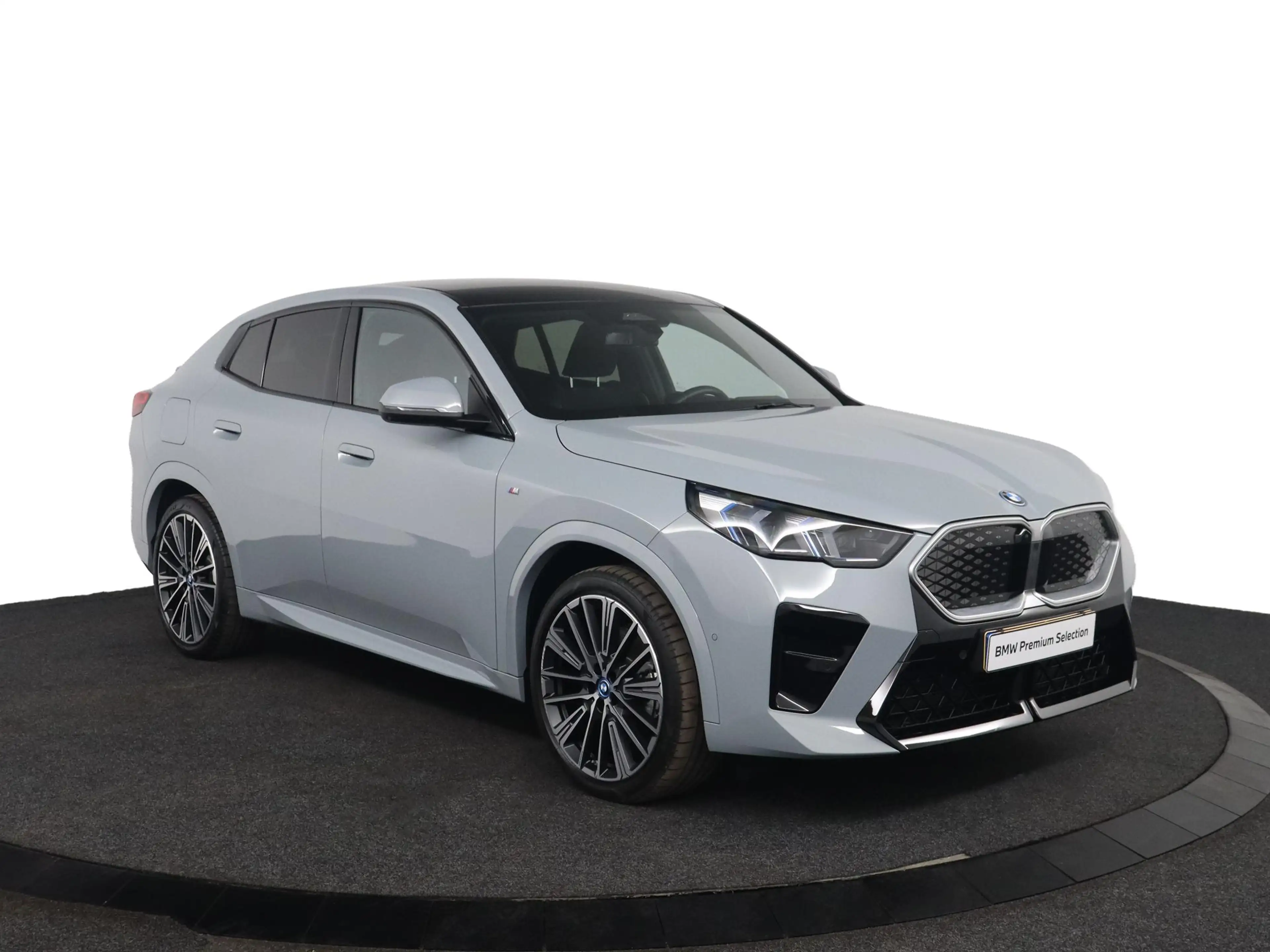 BMW iX2 xDrive30 67 kWh M Sport Edition | Panoramadak | St — photo 3