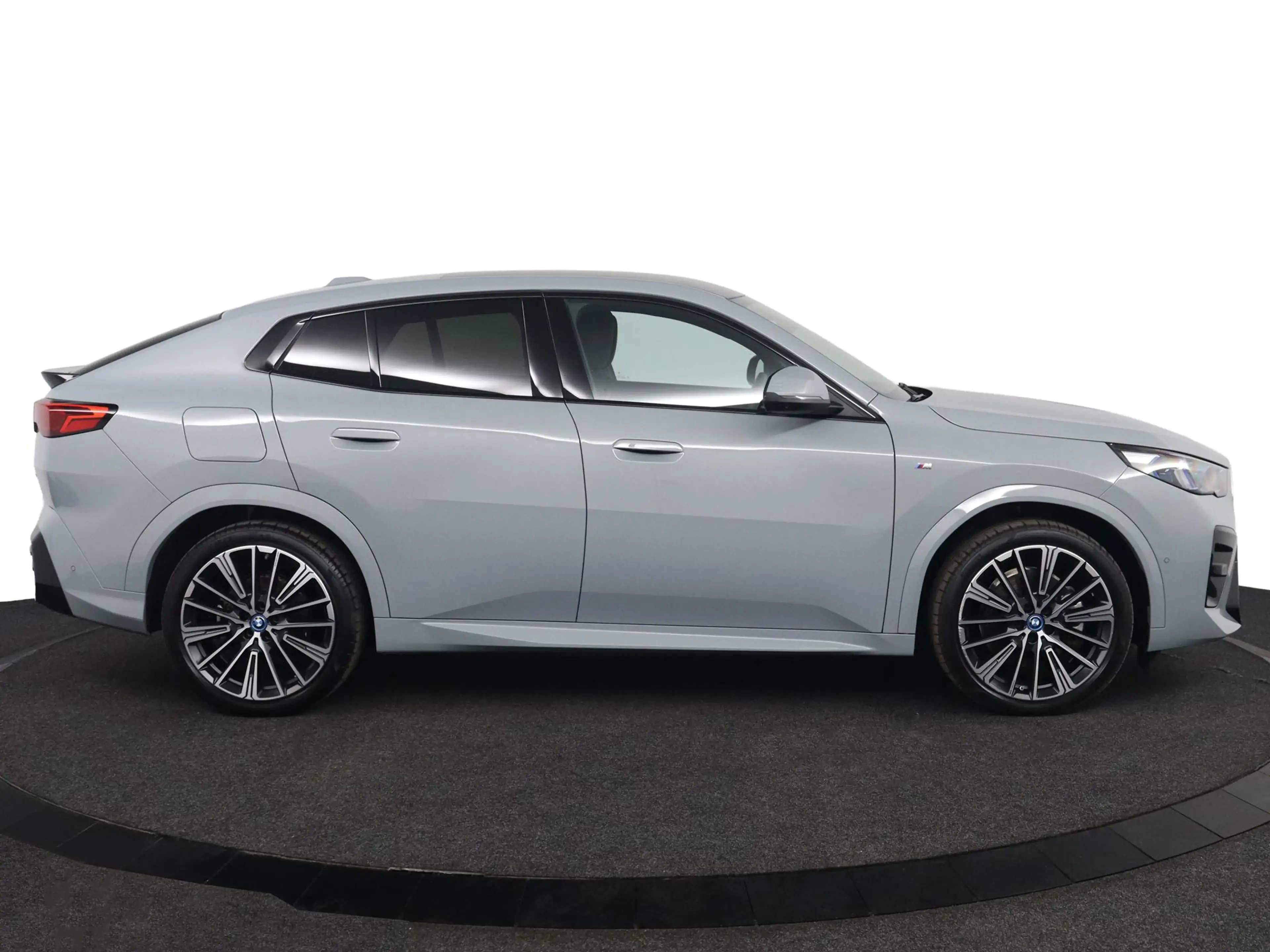 BMW iX2 xDrive30 67 kWh M Sport Edition | Panoramadak | St — photo 6