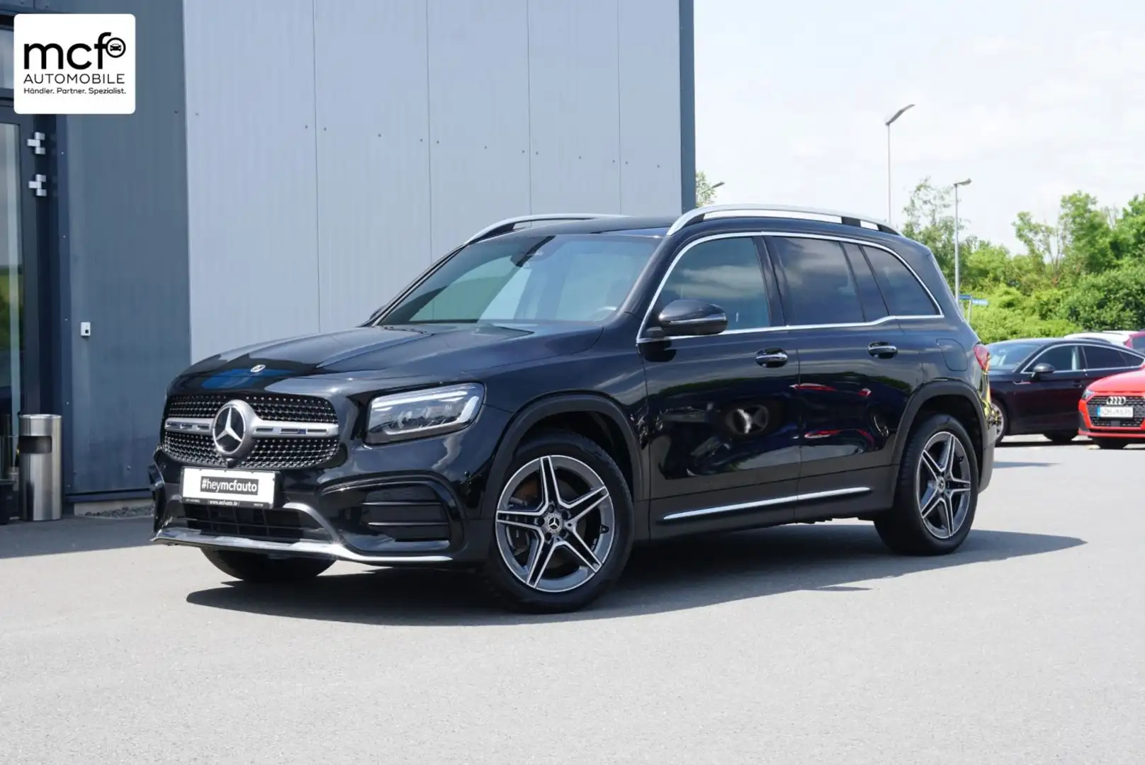 Mercedes-Benz GLB 220 d 4Matic AMG Line Premium *ACC*AHK*7Sitze Schwarz - 1