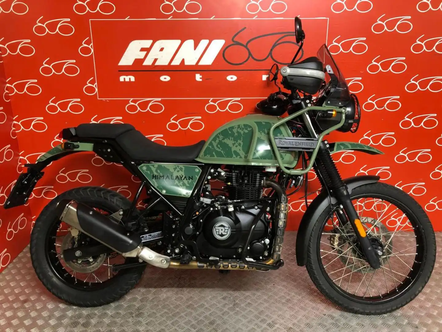 Royal Enfield Himalayan 411 - 1