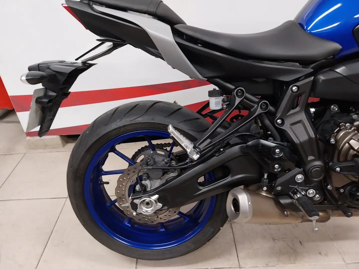Yamaha MT-07 Bleu - 2