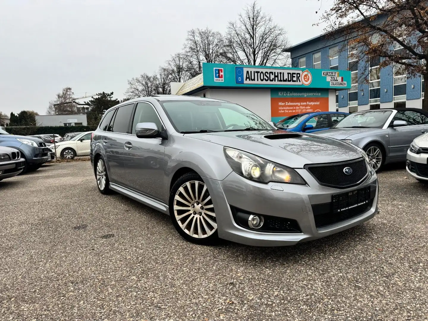 Subaru Legacy *Vollausstattng 2.5L*265Ps*Symmetrical AWD Silber - 1