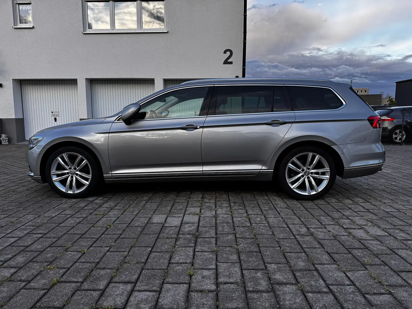 Volkswagen Passat Variant Highline BMT/Start-Stopp Bronze - 2