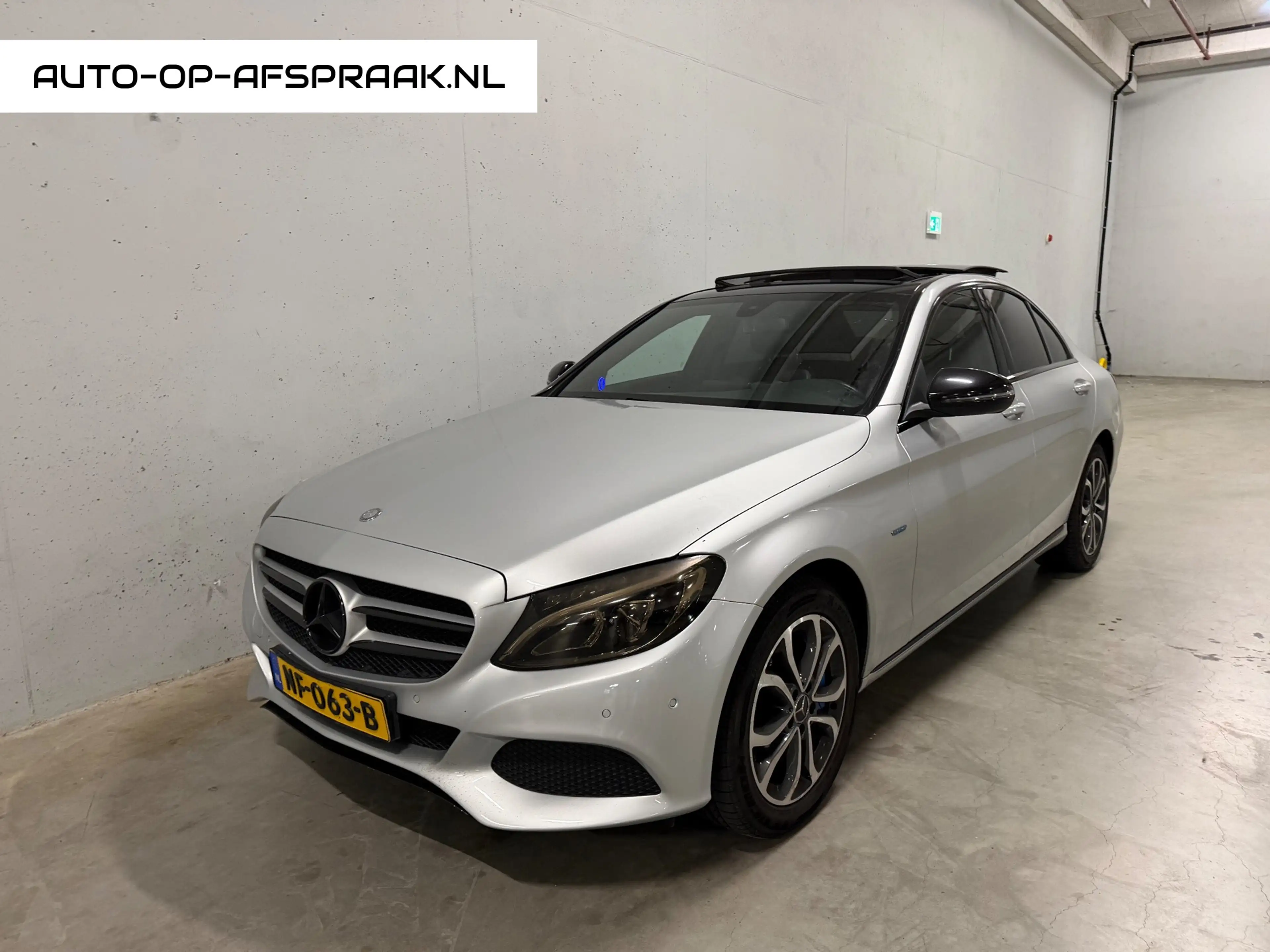 Mercedes-Benz C 350 e AMG Pano Burmester Camera — photo 3