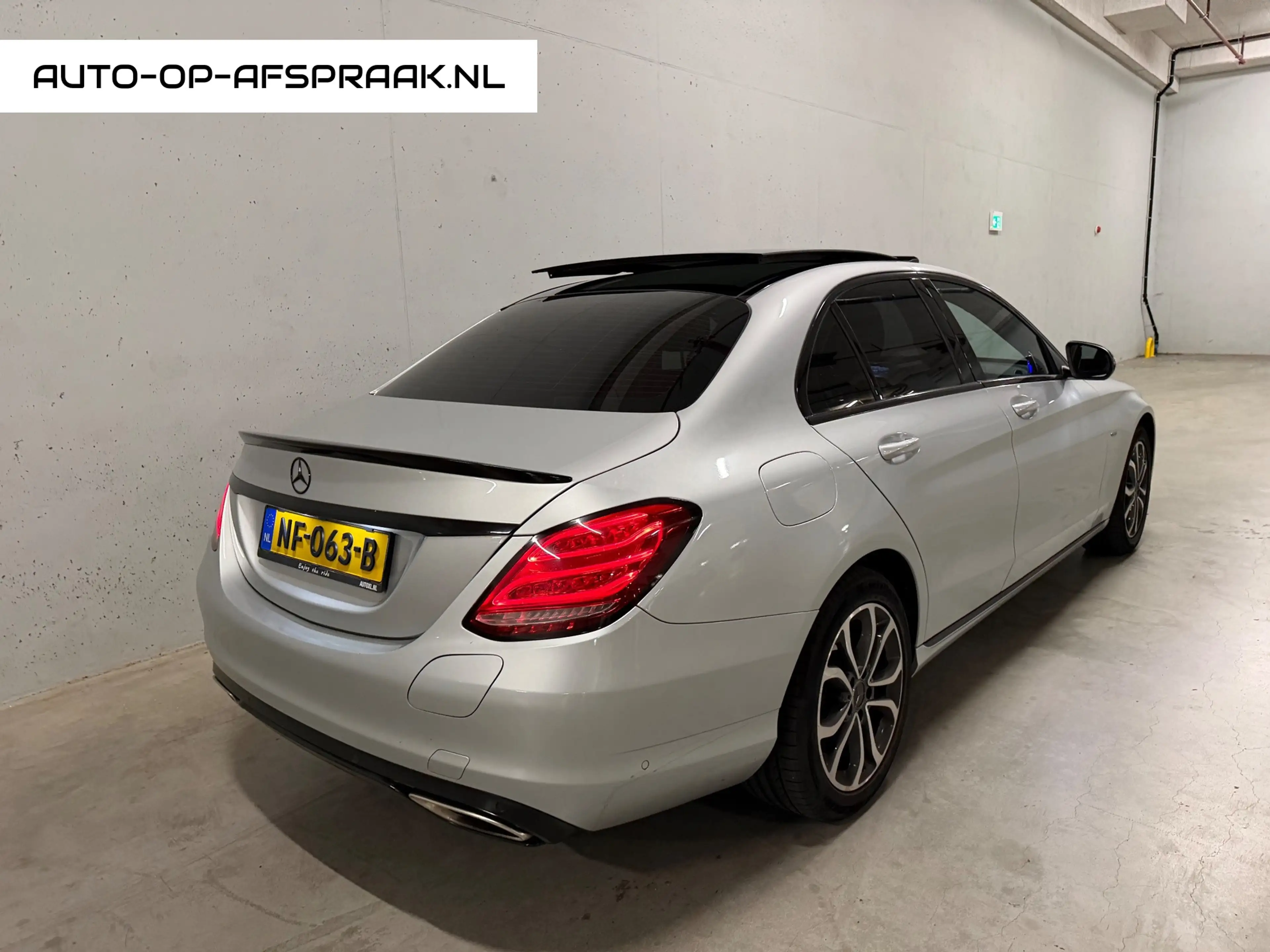 Mercedes-Benz C 350 e AMG Pano Burmester Camera — photo 6