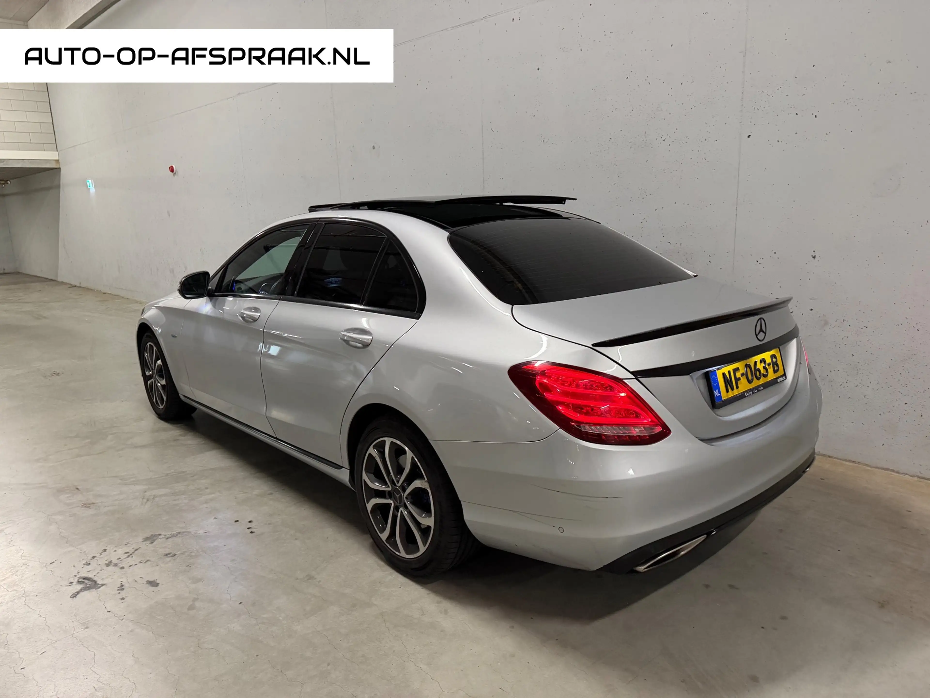 Mercedes-Benz C 350 e AMG Pano Burmester Camera — photo 4