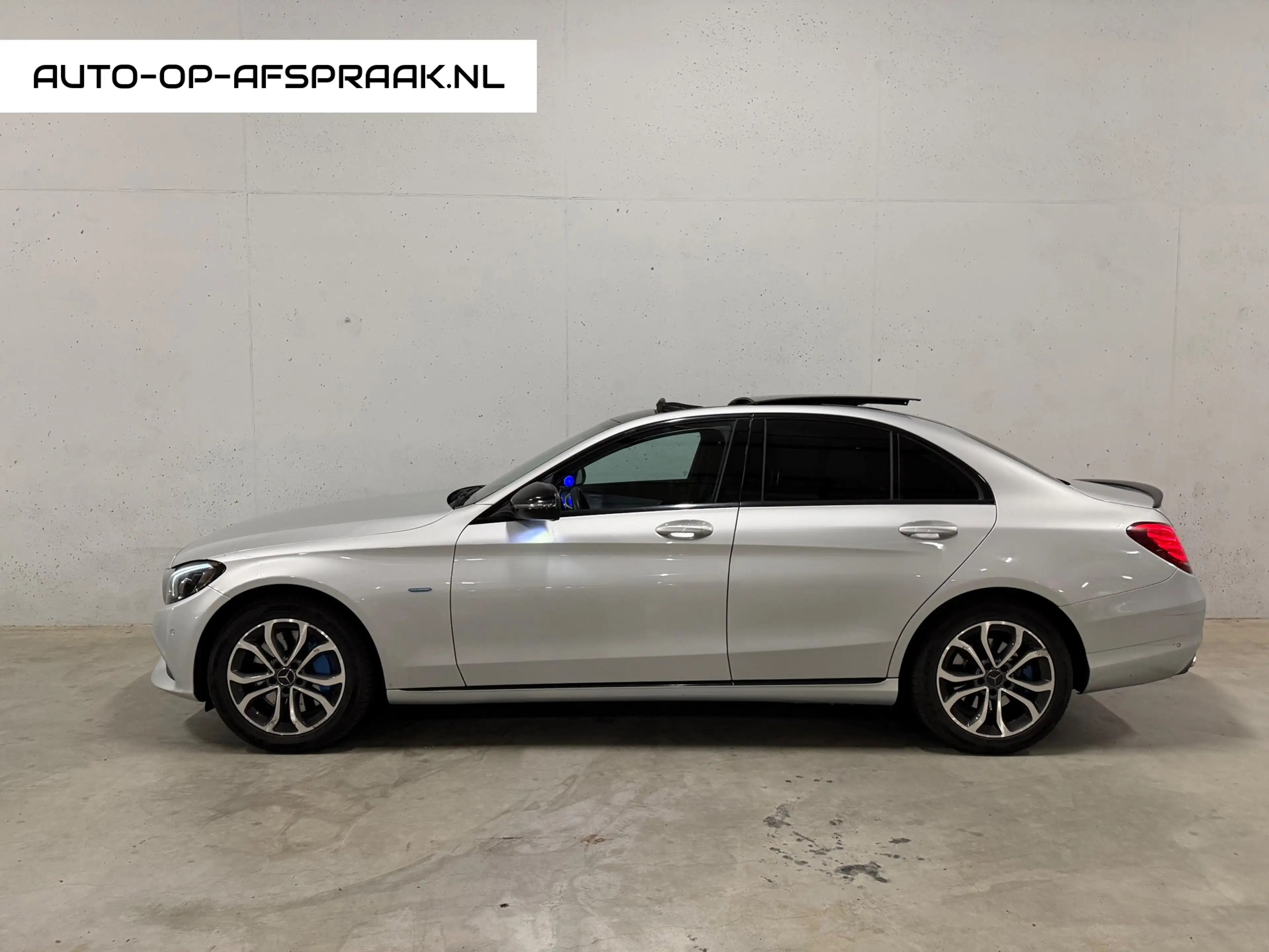 Mercedes-Benz C 350 e AMG Pano Burmester Camera — photo 2