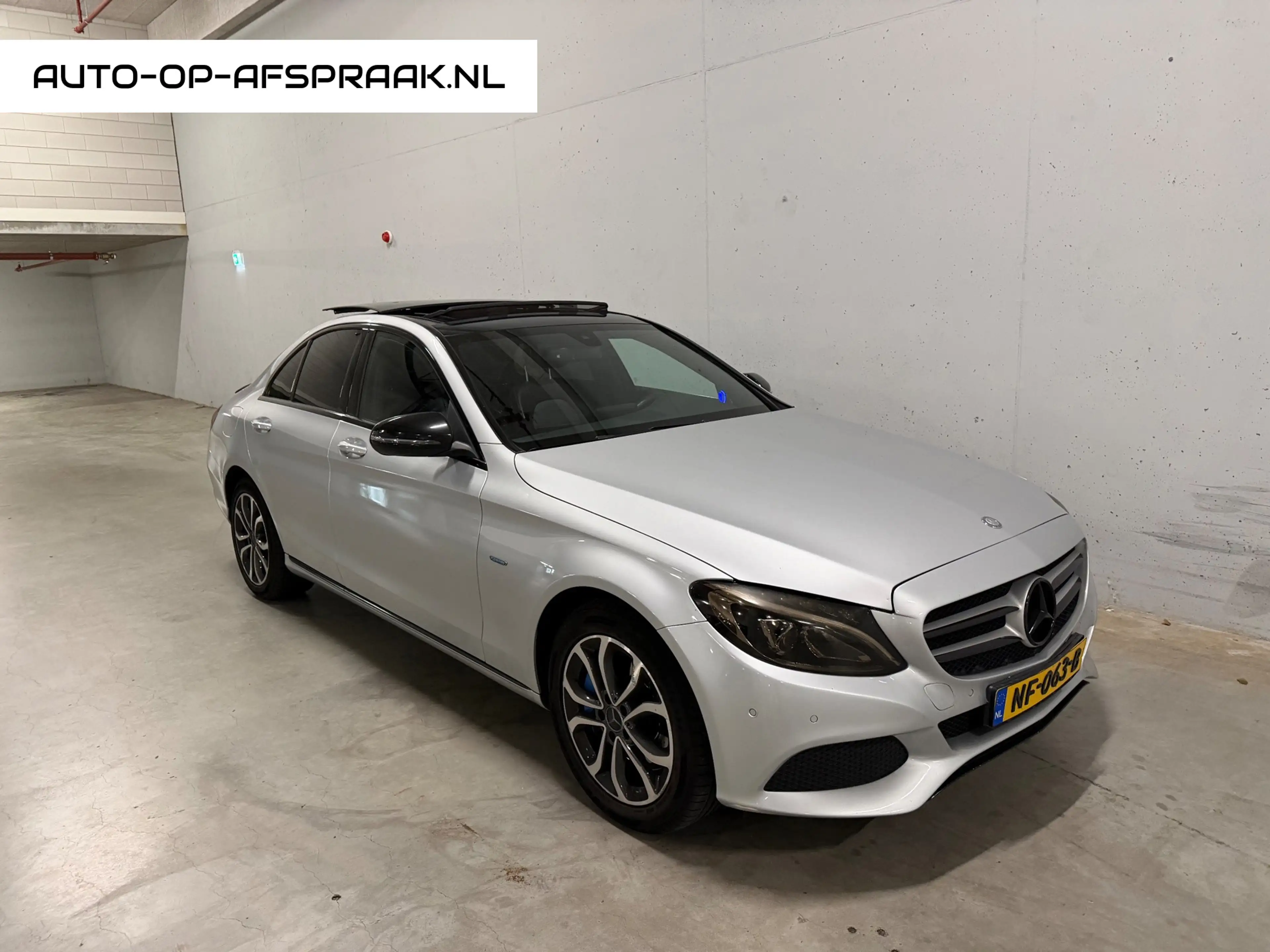 Mercedes-Benz C 350 e AMG Pano Burmester Camera — photo 7