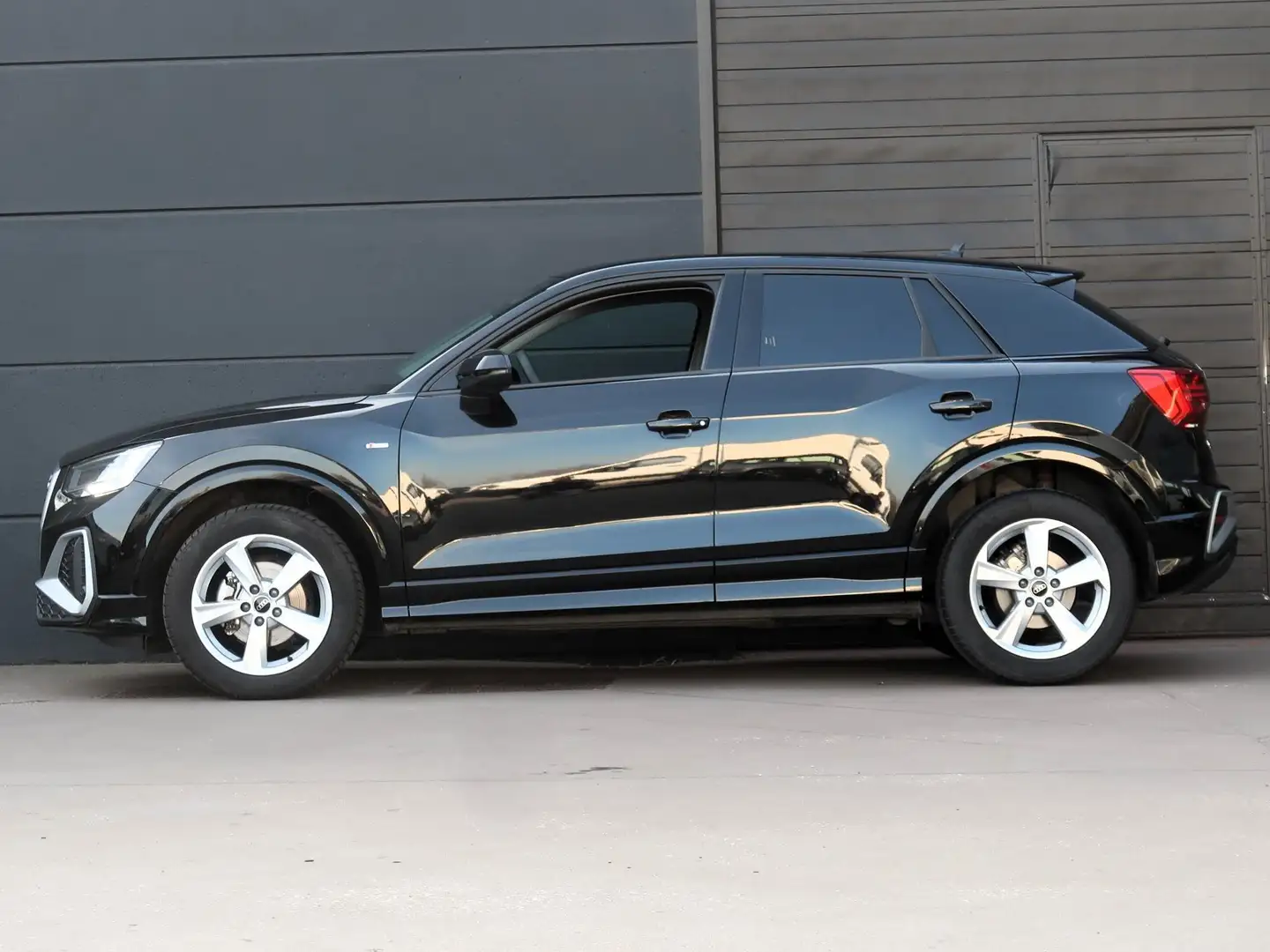 Audi Q2 35 TFSI Business Edition S line tronic Noir - 1