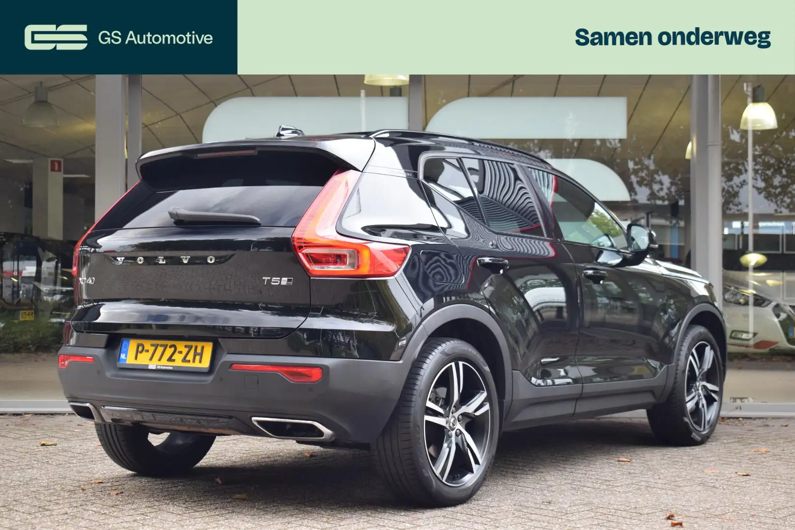 Volvo XC40 2.0 T5 AWD R-Design met Pano/Trekh/Harman/Camera Schwarz - 2