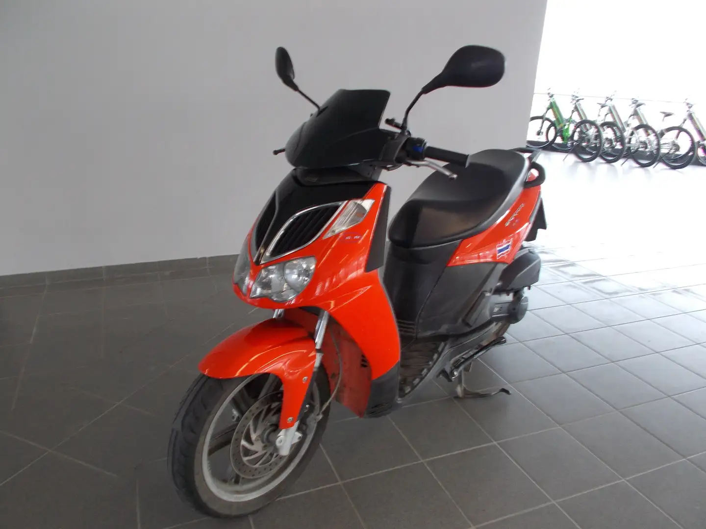 Aprilia Sportcity 200 Oranje - 2