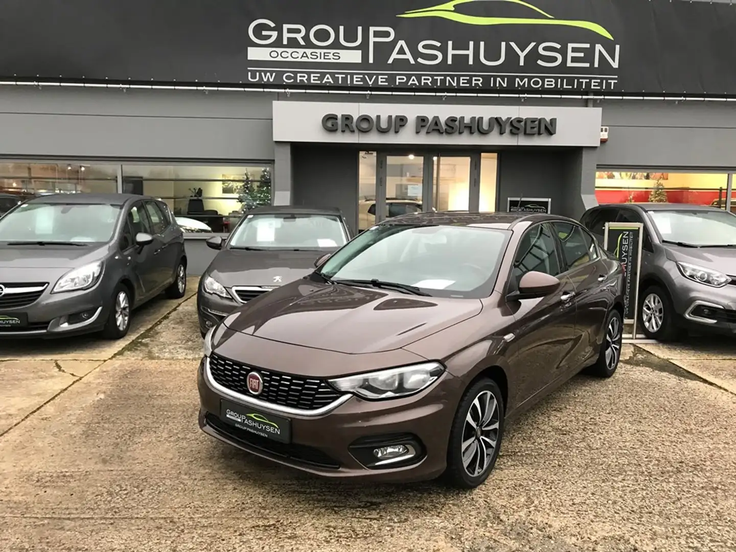 Fiat Tipo Sedan Lounge 1.4cc 95pk Hnědá - 1