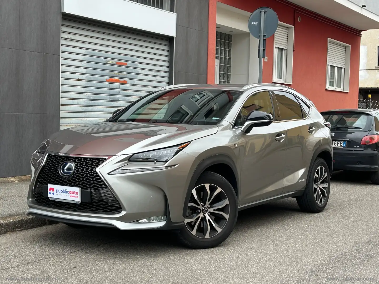 Lexus NX 300h 300 Hybrid 4WD F-Sport Gris - 1