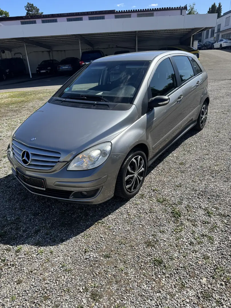 Mercedes-Benz B 200 Argintiu - 2