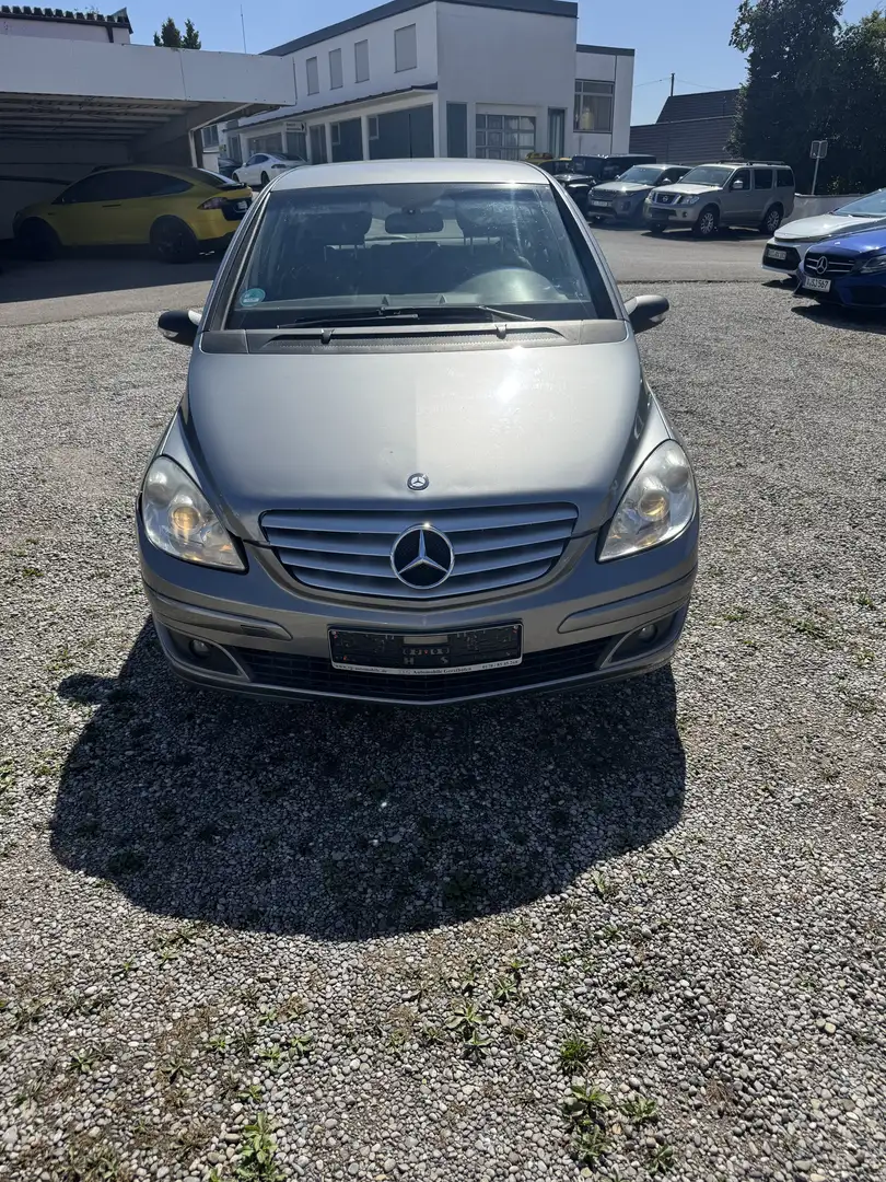 Mercedes-Benz B 200 Argintiu - 1