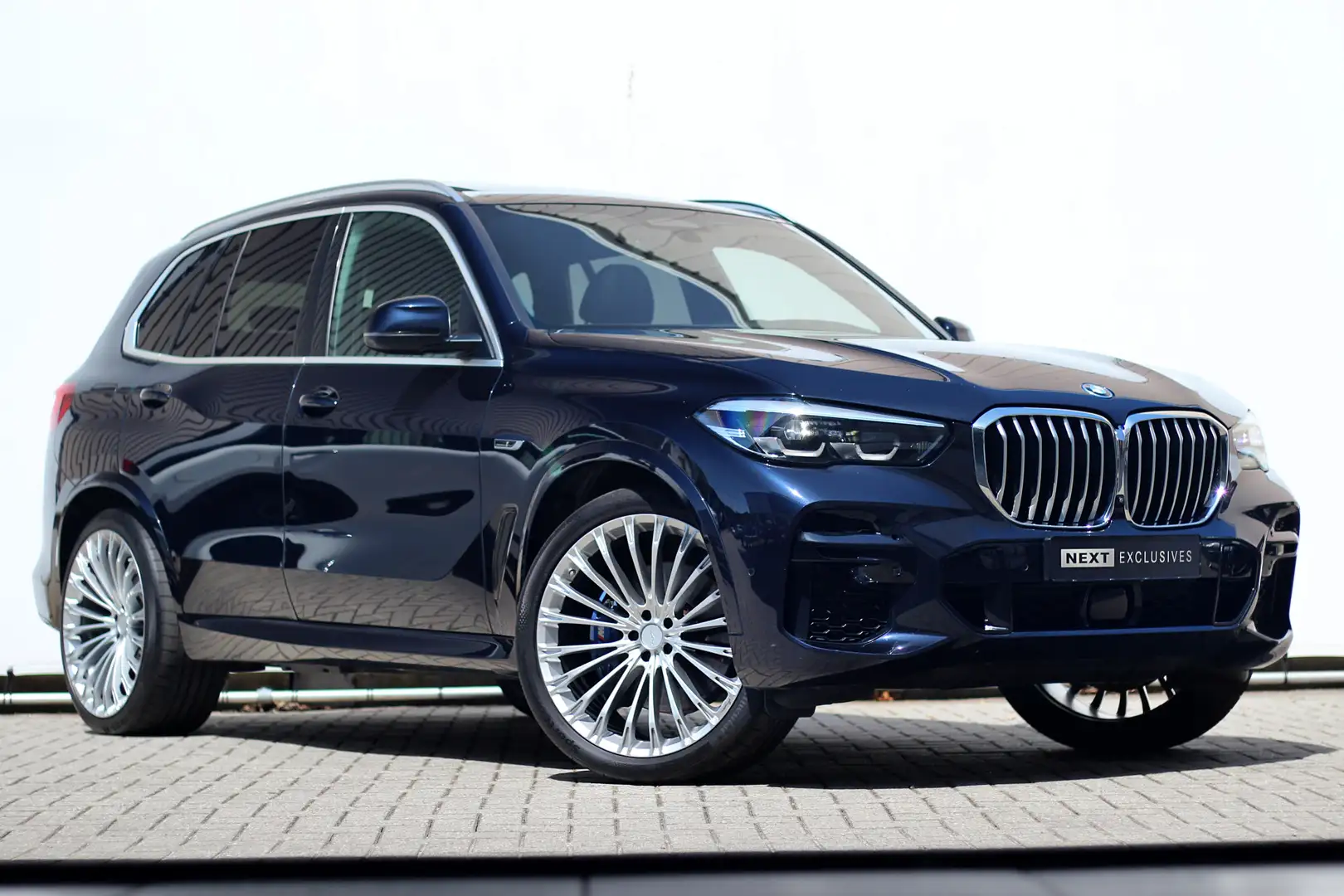 BMW X5 xDrive45e High Executive | M-sport | Pano | 23 inc Blu/Azzurro - 2