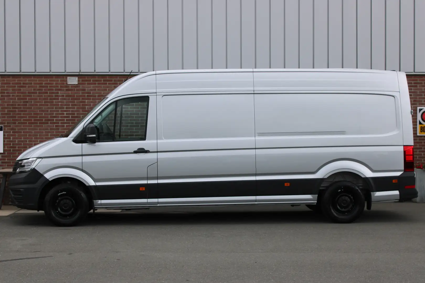 Volkswagen Crafter 35 2.0 TDI 140PK L4 H3 |TREKHAAK|ERGOCOMFORT|CAMER Silber - 2