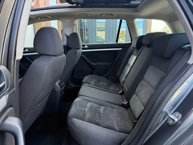 Volkswagen Golf view 13