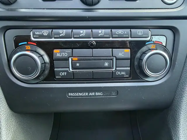 Volkswagen Golf view 17