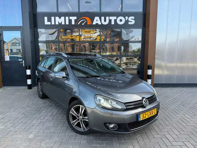 Volkswagen Golf view 4