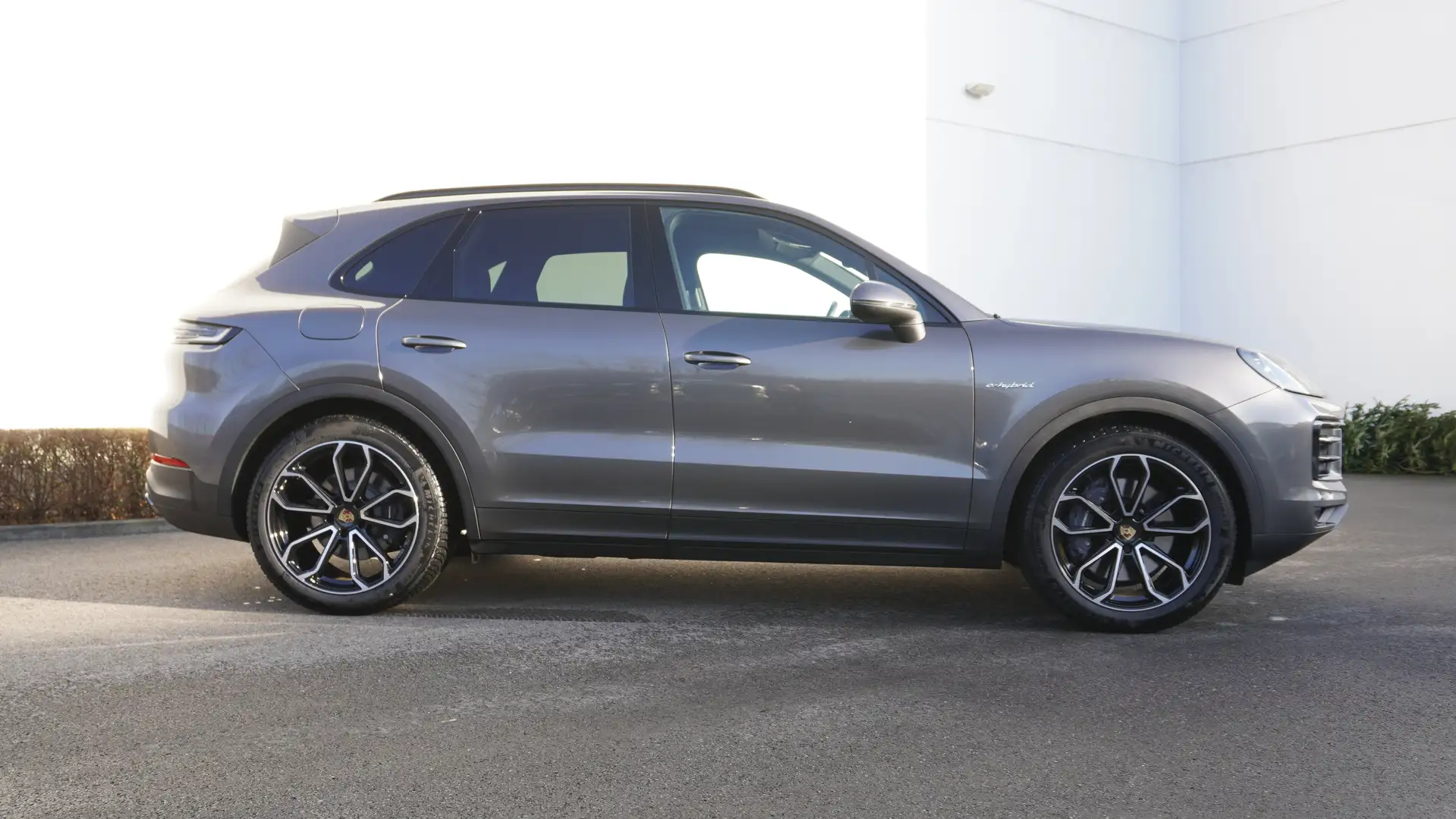 Porsche Cayenne E-Hybride NIEUW MODEL Sportuitlaat Panorama 20" Gris - 2