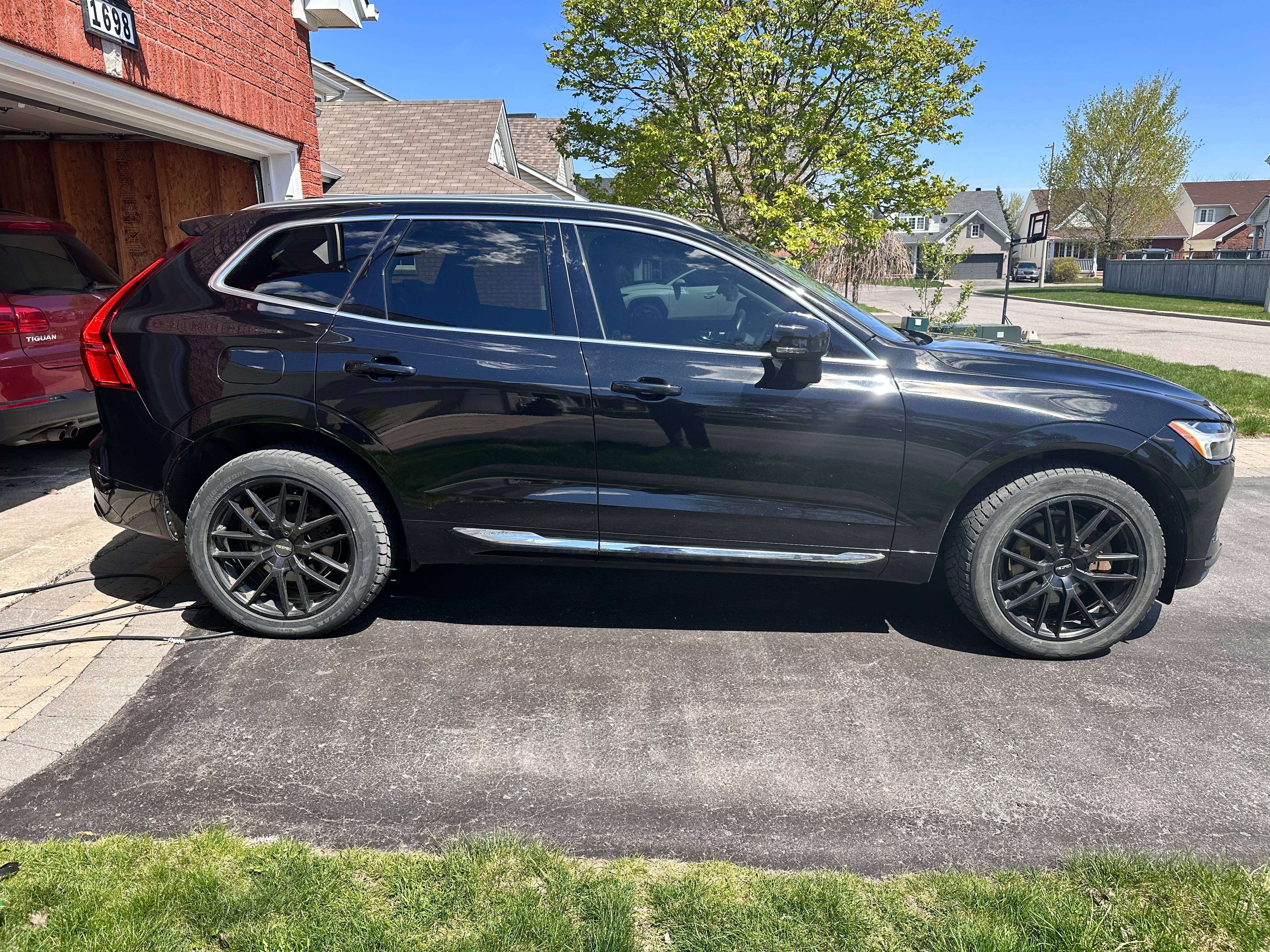 2021 Volvo XC60 Inscription Expression alt 4