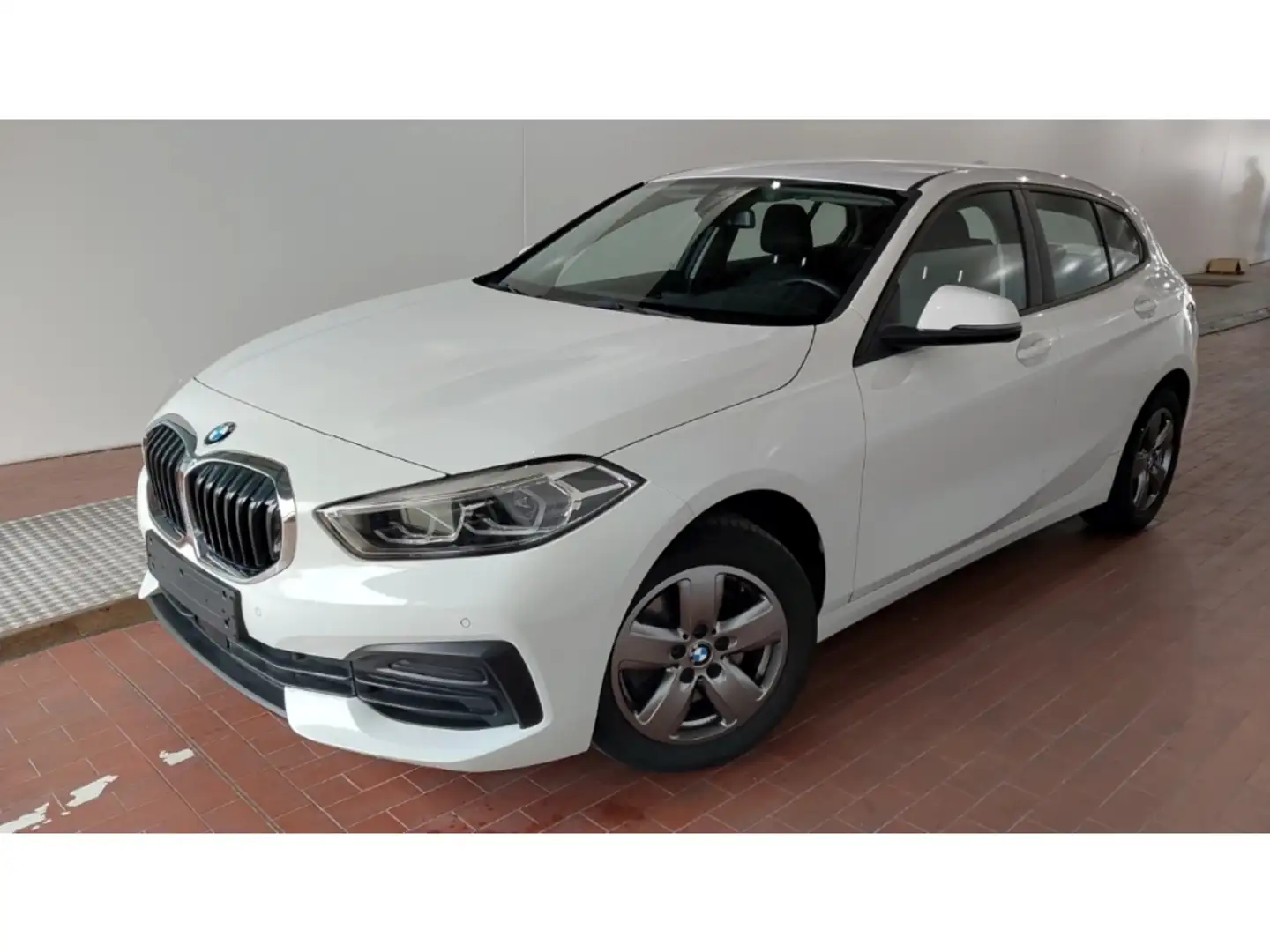 BMW 118 iA +NAVI+LED+LORDO+SHZ+MFL+PDC+DAB+APPLE+BT Weiß - 1