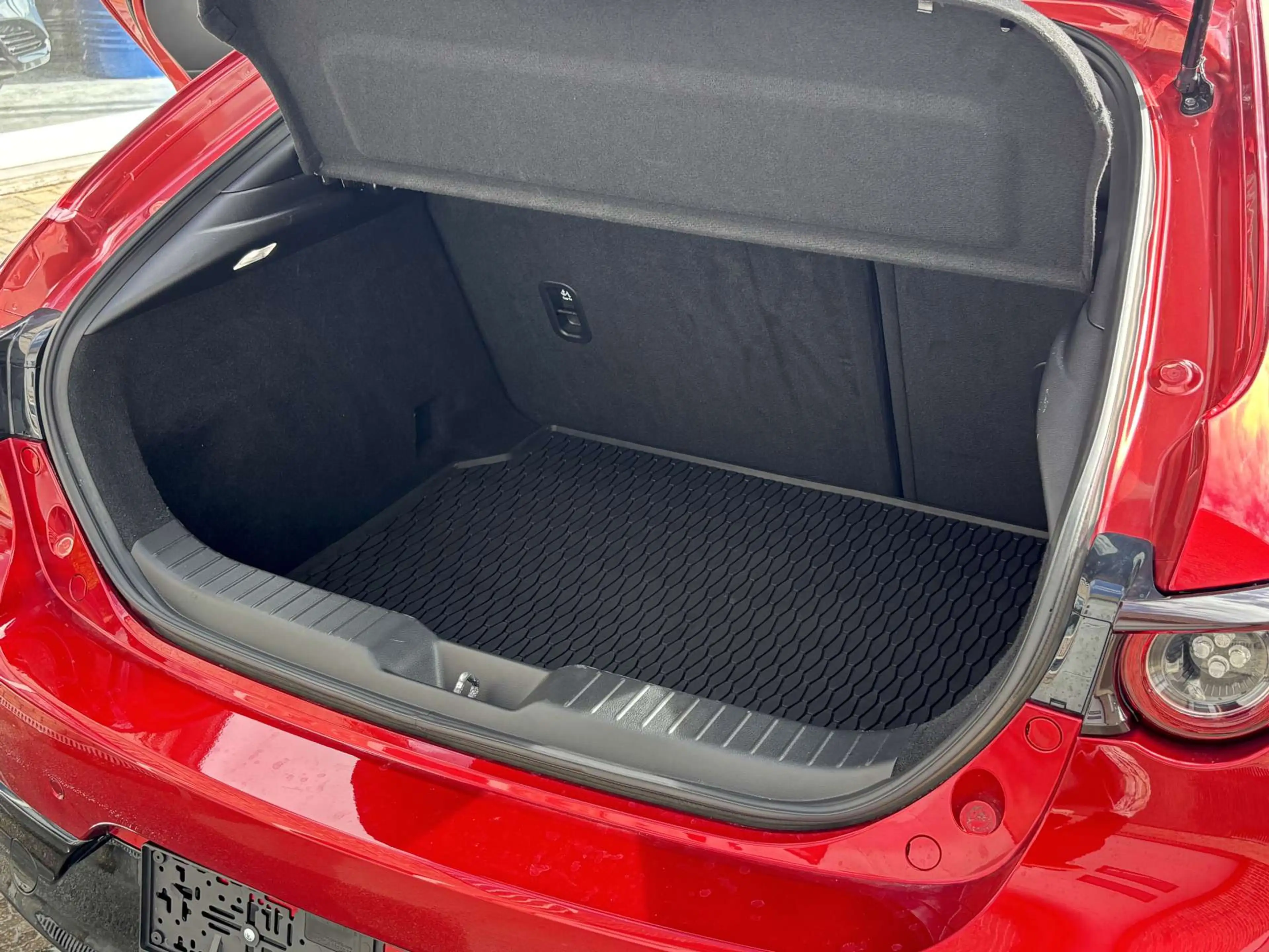 Mazda 3 3 2.0 M-HYBRID SKYCRUISE / Automaat / Leder / 150pk — photo 9