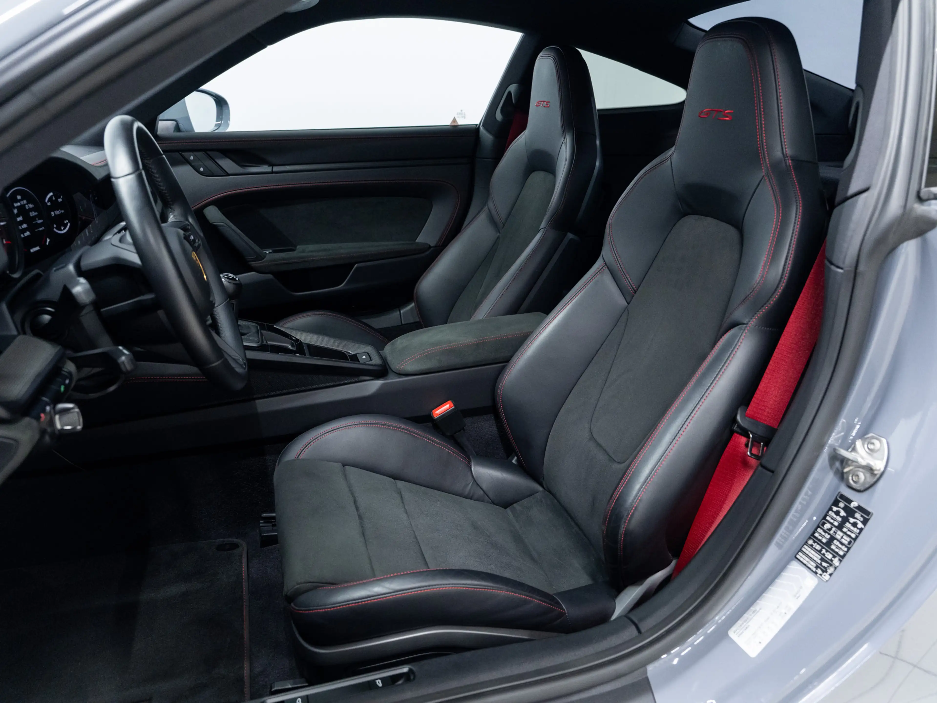 Porsche 992 Carrera GTS — photo 8